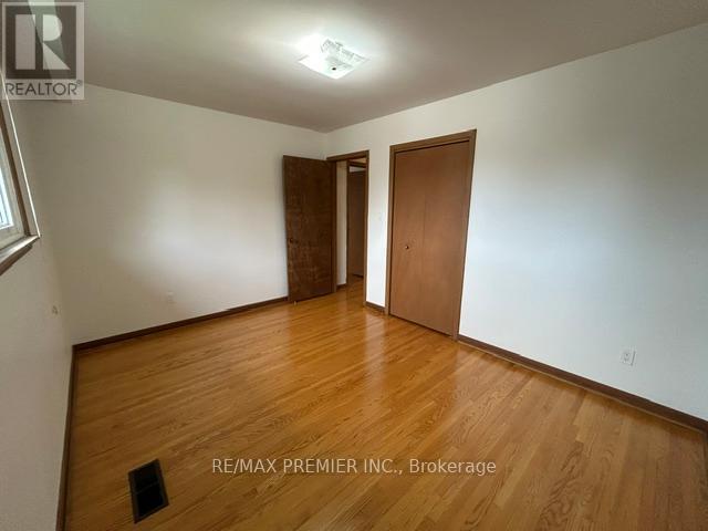 19 Sandbourne Crescent, Toronto, Ontario  M2L 3A5 - Photo 23 - C13117420