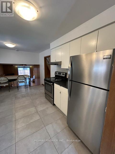 19 Sandbourne Crescent, Toronto, Ontario  M2L 3A5 - Photo 9 - C13117420