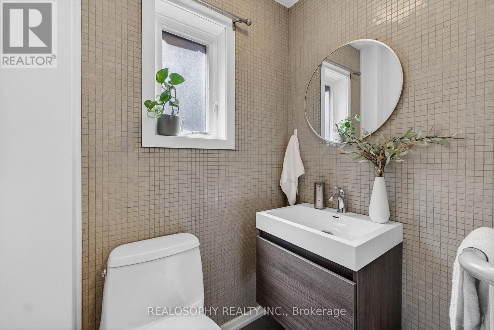 68 Prust Avenue, Toronto, Ontario  M4L 2M8 - Photo 21 - E13117248