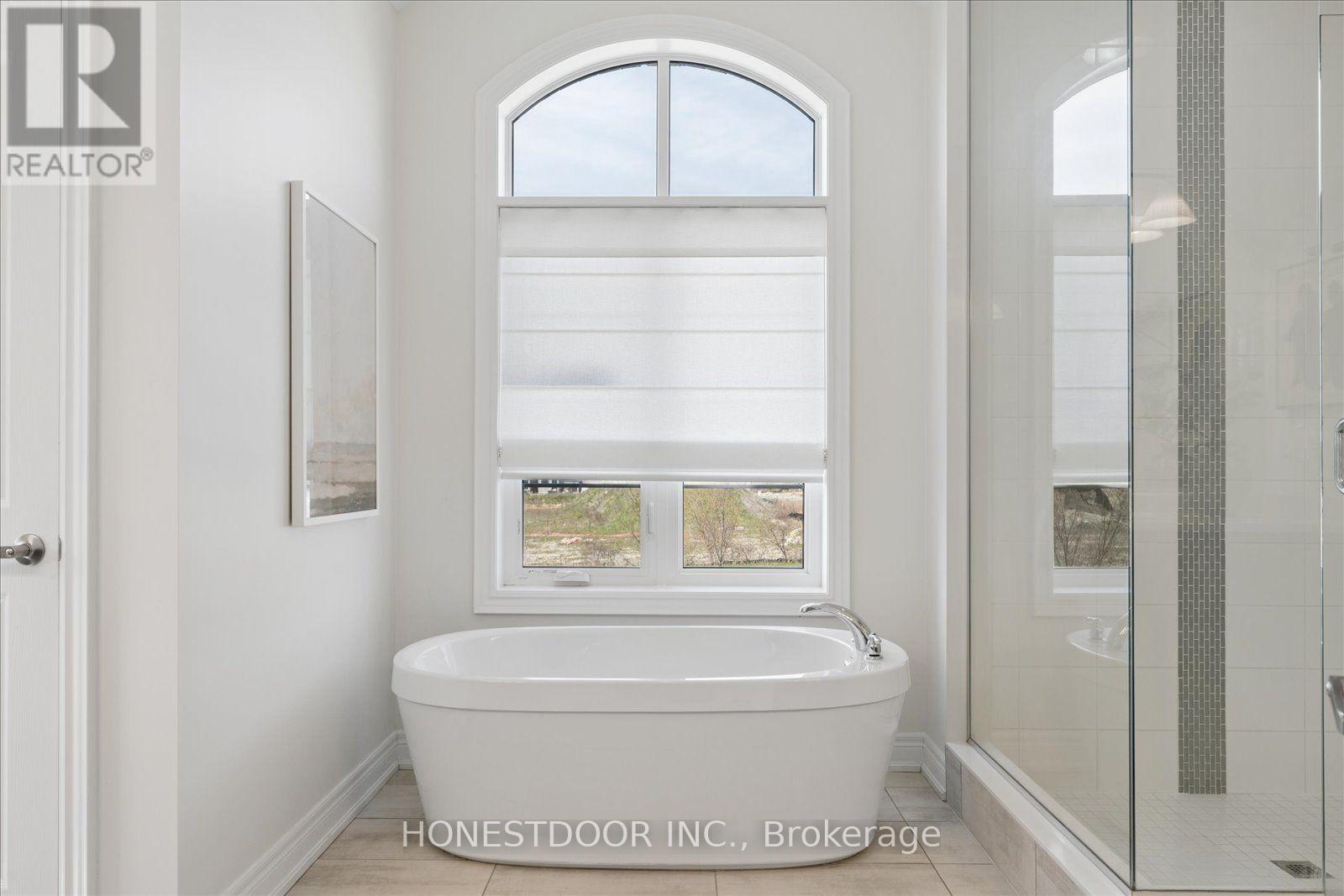 5 Blenheim Circle, Whitby, Ontario  L1P 0E3 - Photo 25 - E13117292