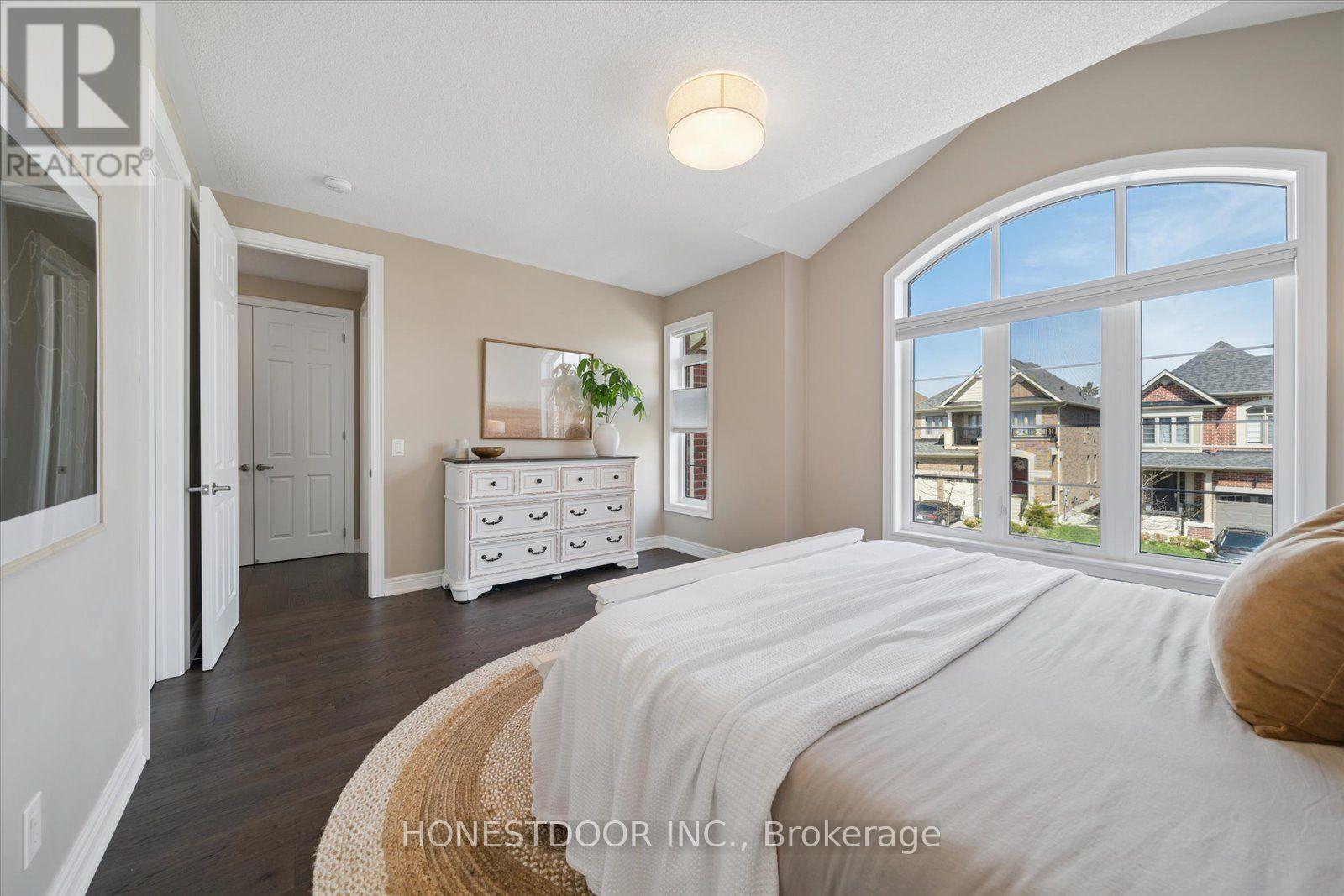 5 Blenheim Circle, Whitby, Ontario  L1P 0E3 - Photo 38 - E13117292