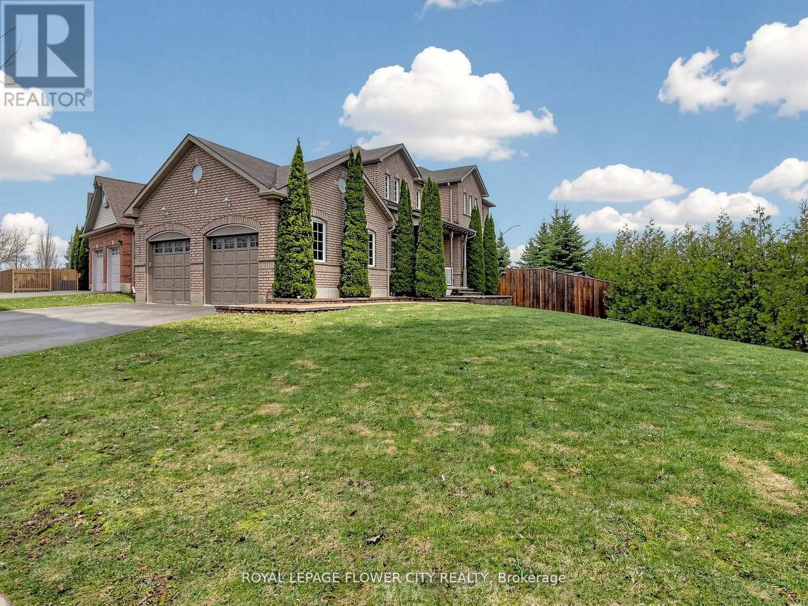2 DON MORRIS COURT, Clarington, Ontario
