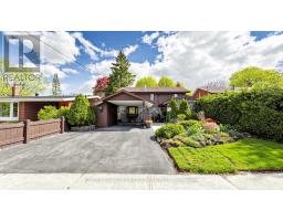 19 LESTERWOOD CRESCENT, Toronto, Ontario
