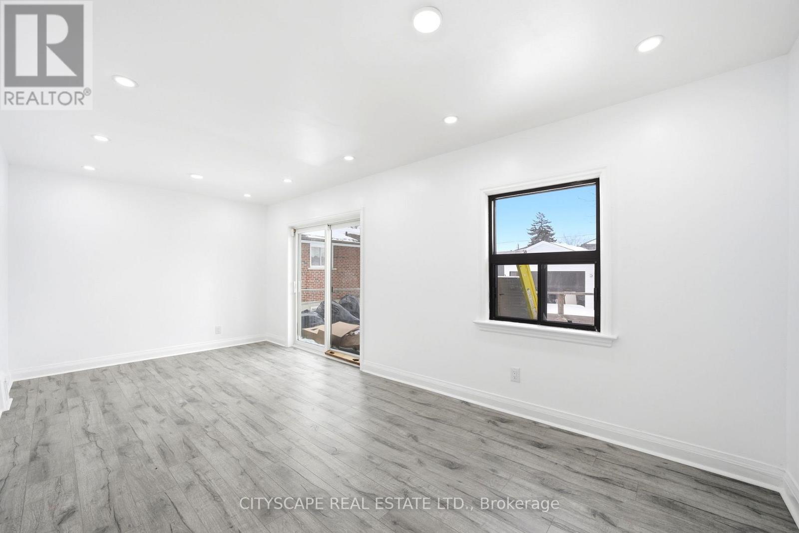 759 Midland Avenue, Toronto, Ontario  M1K 4E5 - Photo 3 - E13117484