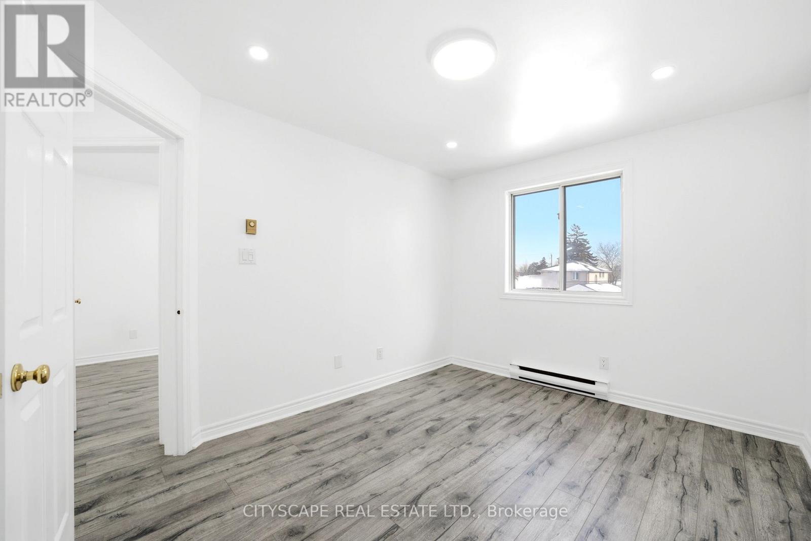 759 Midland Avenue, Toronto, Ontario  M1K 4E5 - Photo 5 - E13117484