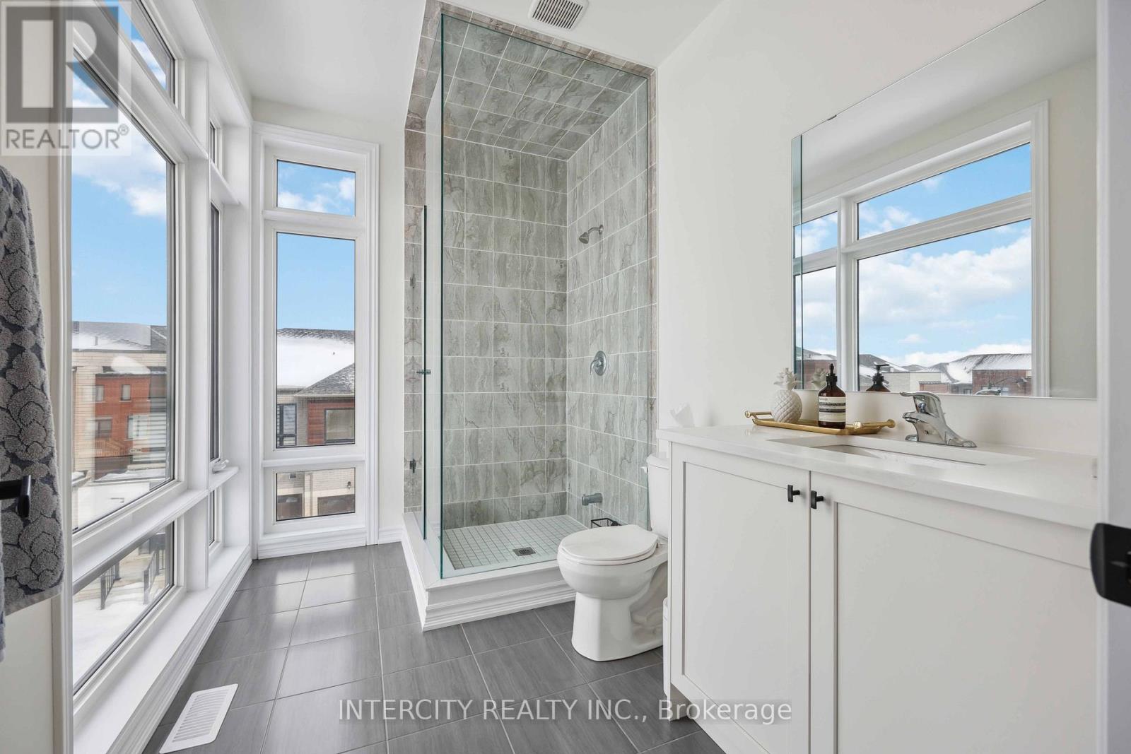43 Griffith Street, Aurora, Ontario  L4G 4A6 - Photo 19 - N13117194