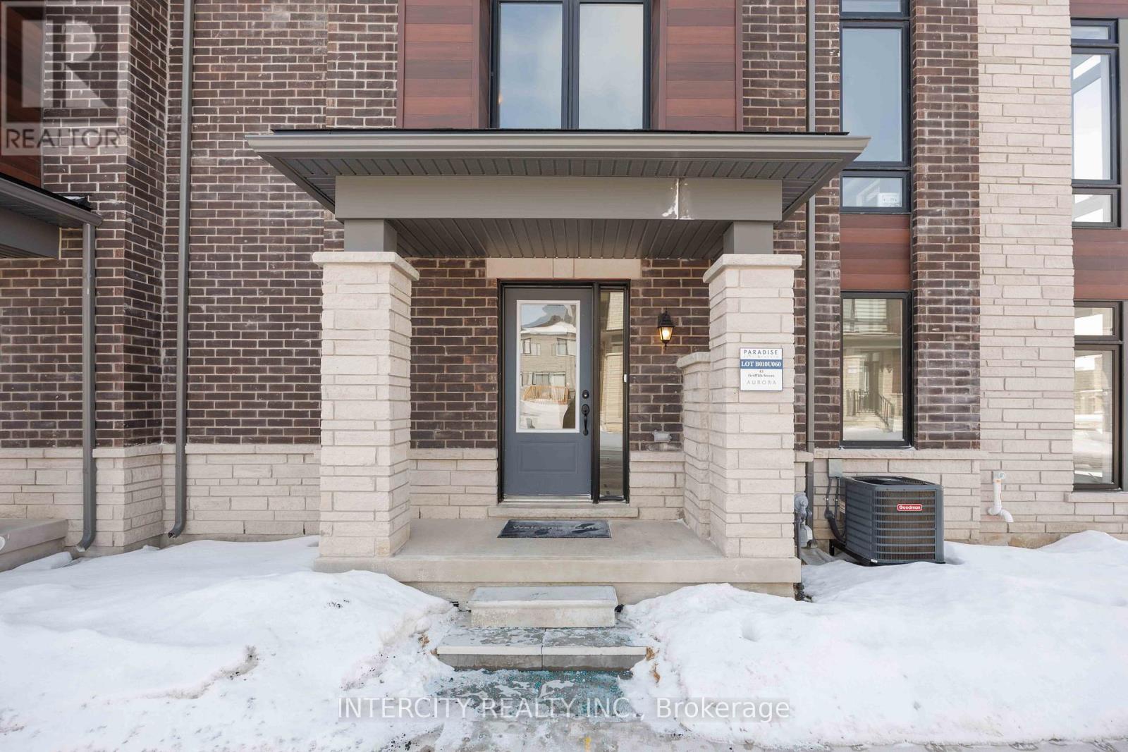 43 Griffith Street, Aurora, Ontario  L4G 4A6 - Photo 2 - N13117194