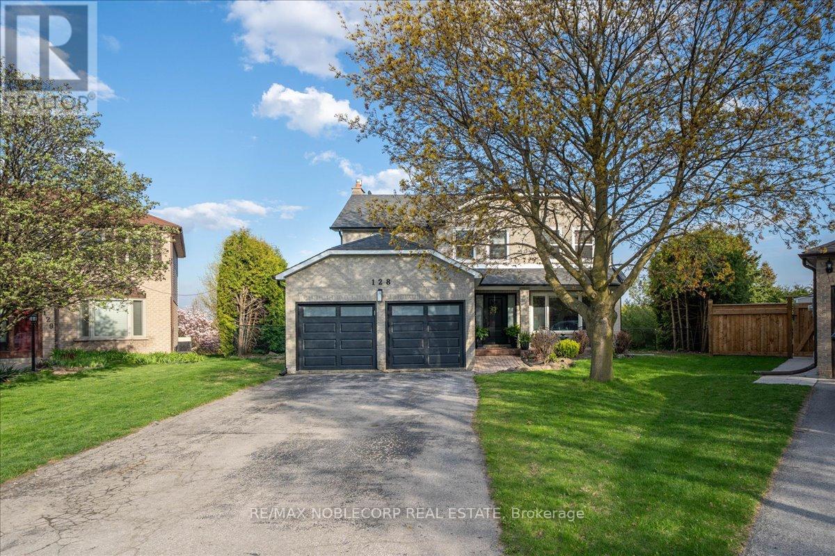 128 Mccauley Court, Newmarket, Ontario  L3Y 7W2 - Photo 3 - N13117418