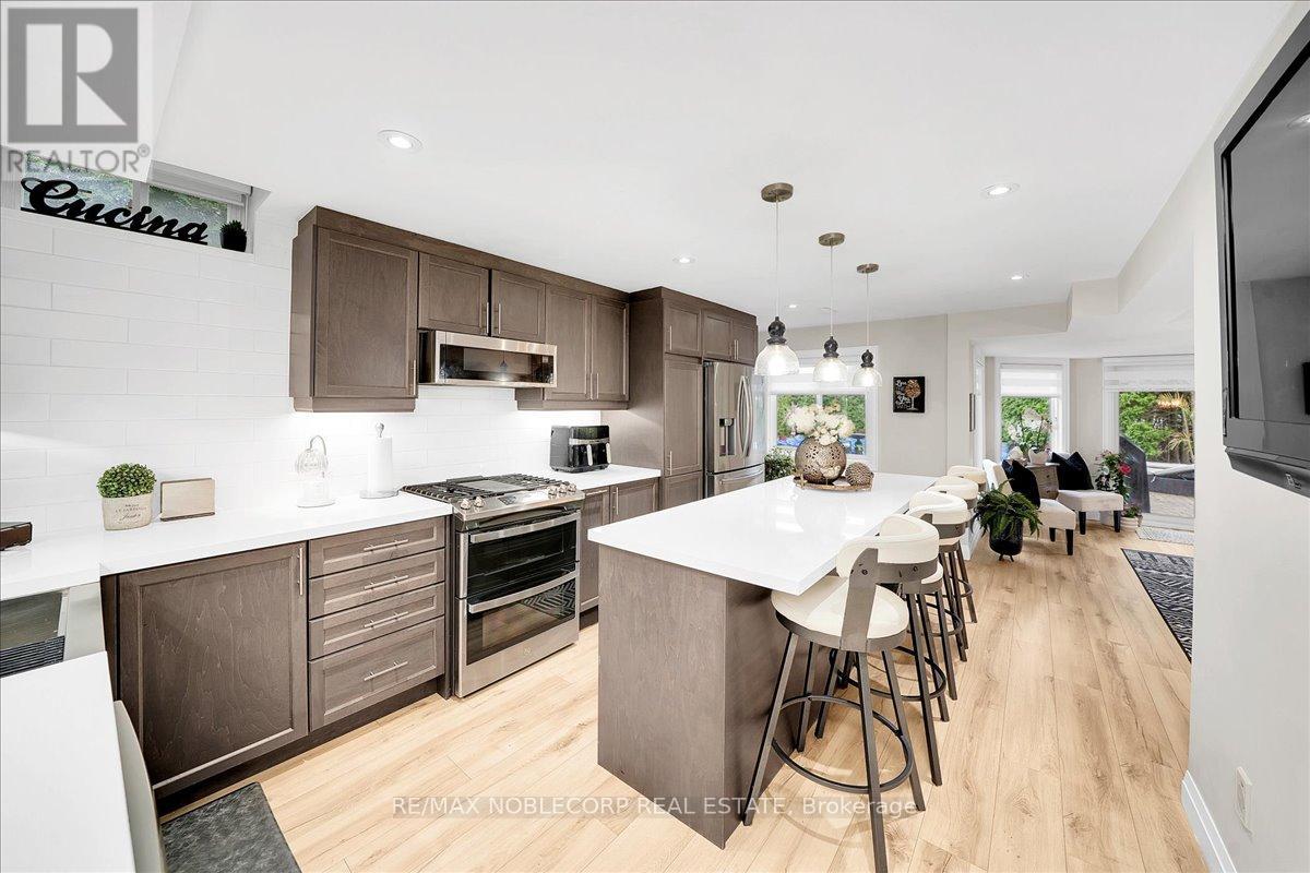 128 Mccauley Court, Newmarket, Ontario  L3Y 7W2 - Photo 37 - N13117418