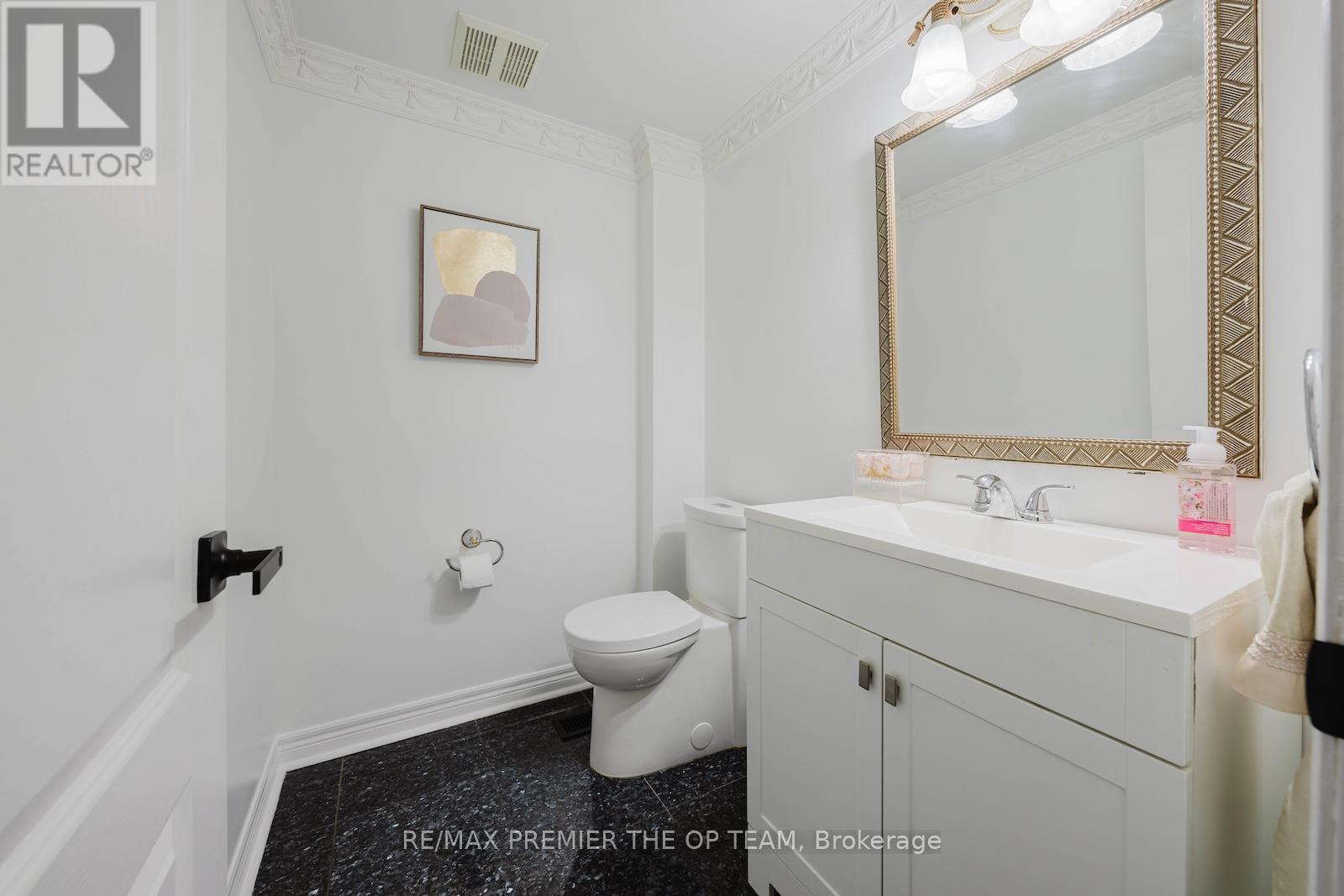 16 St Michele Place, Vaughan, Ontario  L4H 1H3 - Photo 10 - N13117492