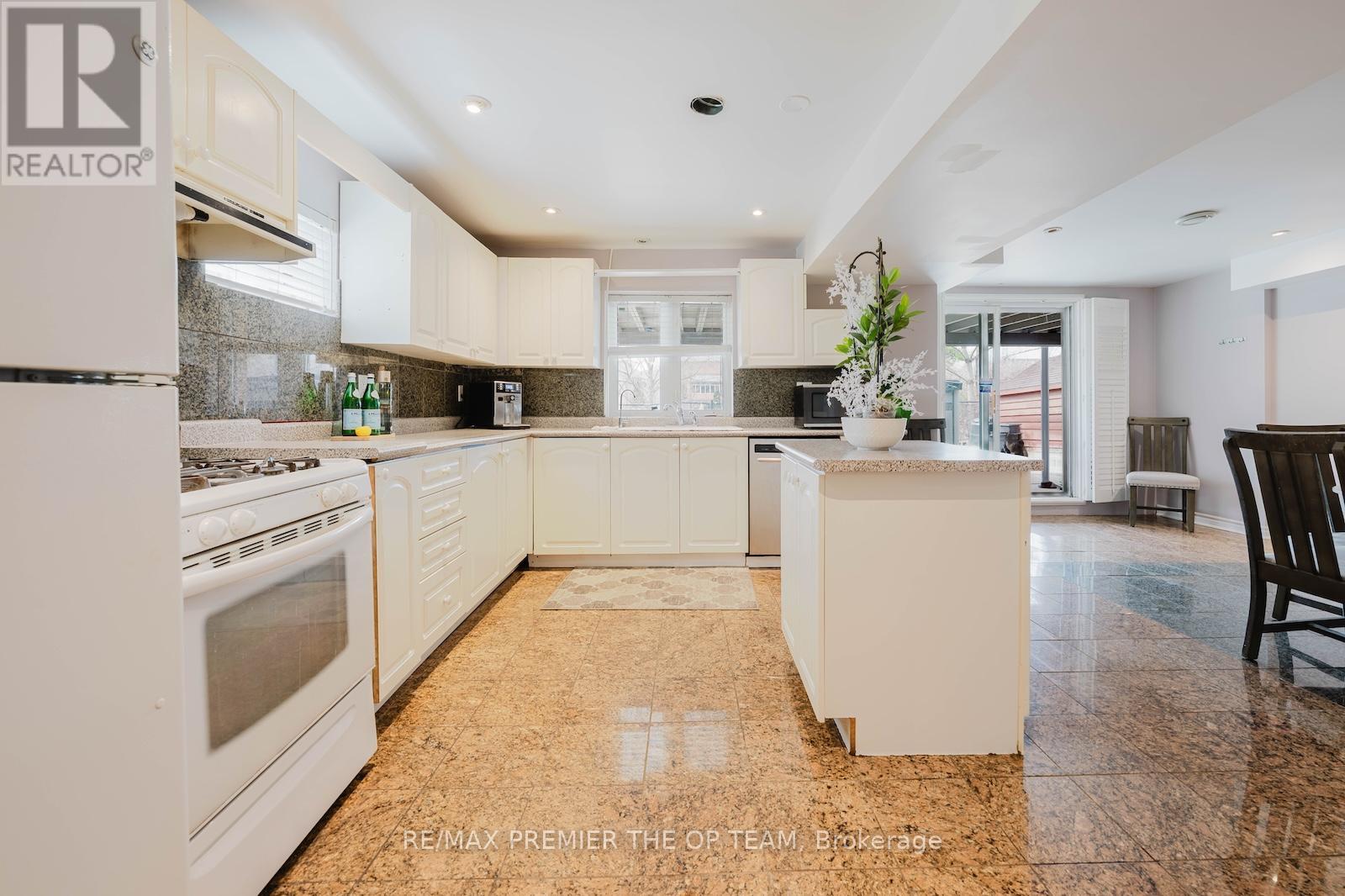 16 St Michele Place, Vaughan, Ontario  L4H 1H3 - Photo 30 - N13117492