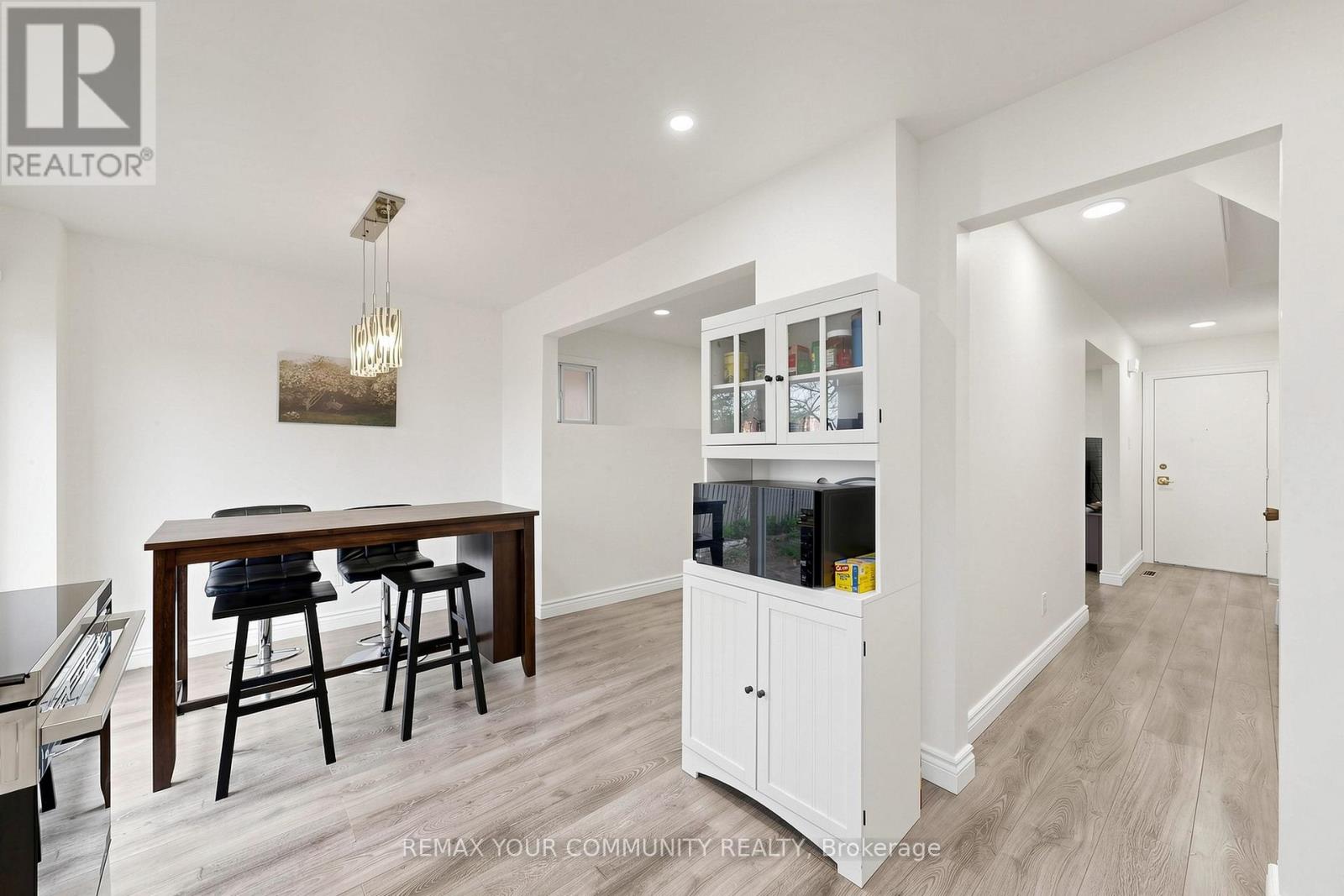 Upper - 63 Patrice Crescent, Vaughan, Ontario  L4J 4Z1 - Photo 12 - N13117504