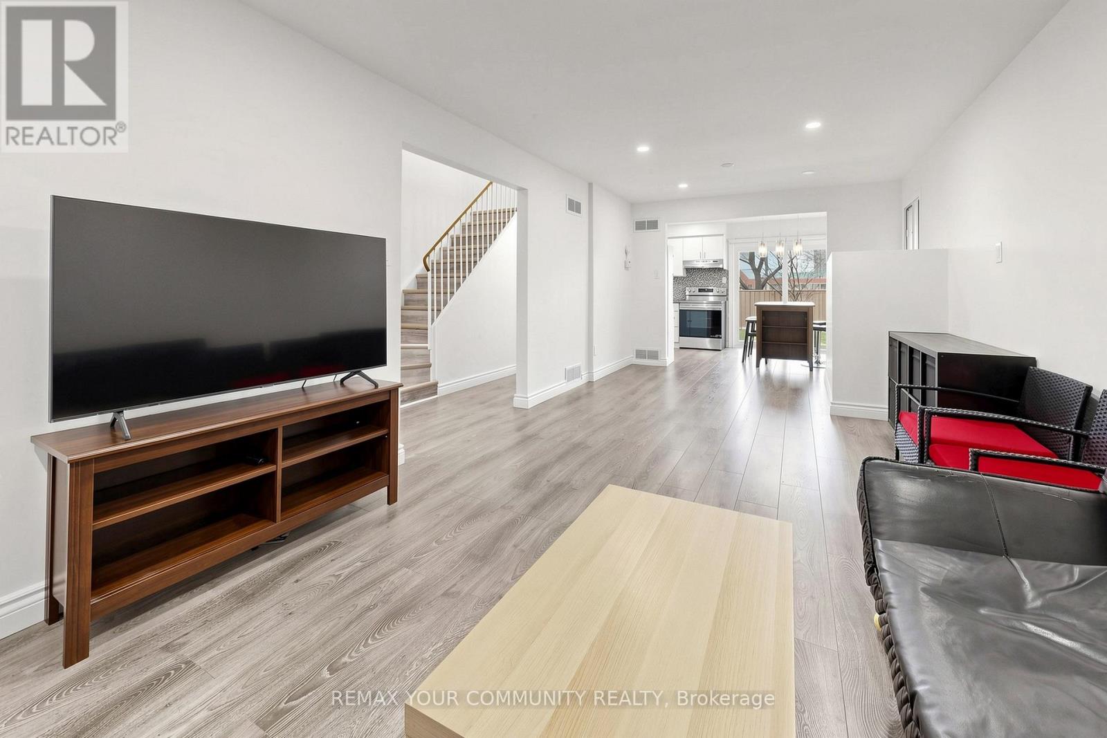 Upper - 63 Patrice Crescent, Vaughan, Ontario  L4J 4Z1 - Photo 6 - N13117504