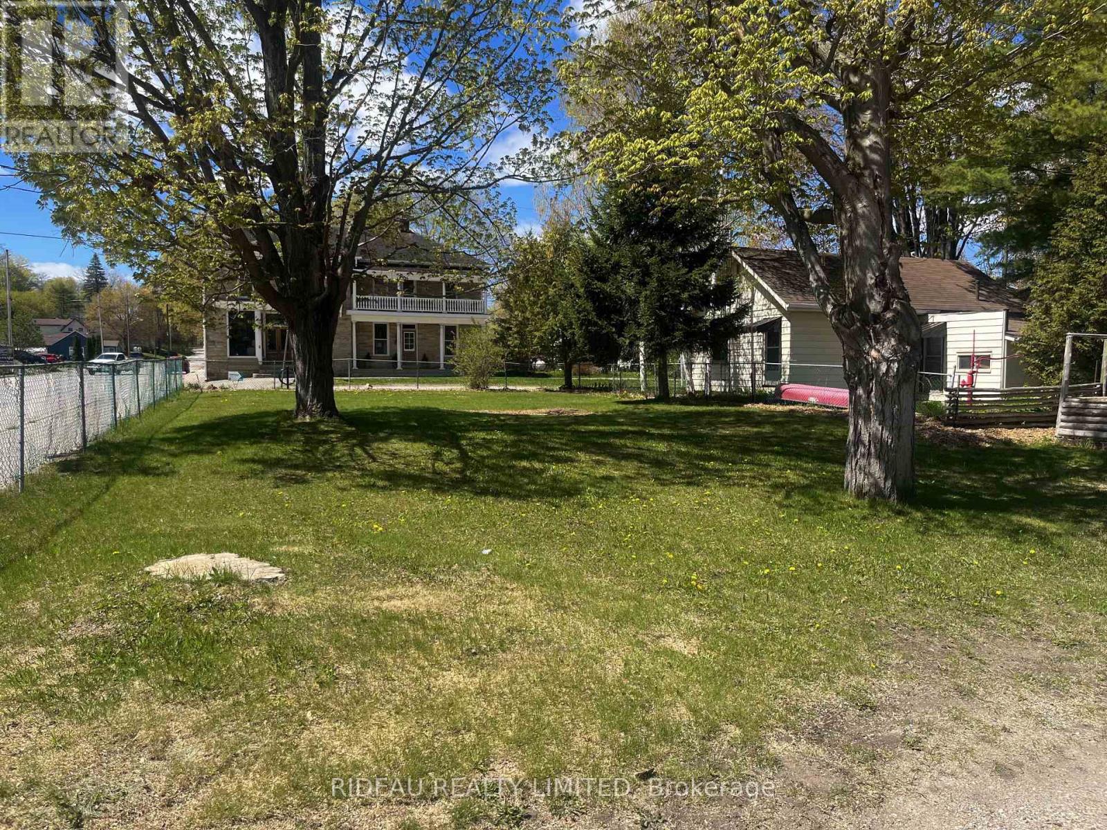 31 Colborne Street, Rideau Lakes, Ontario  K0G 1V0 - Photo 6 - X12842744