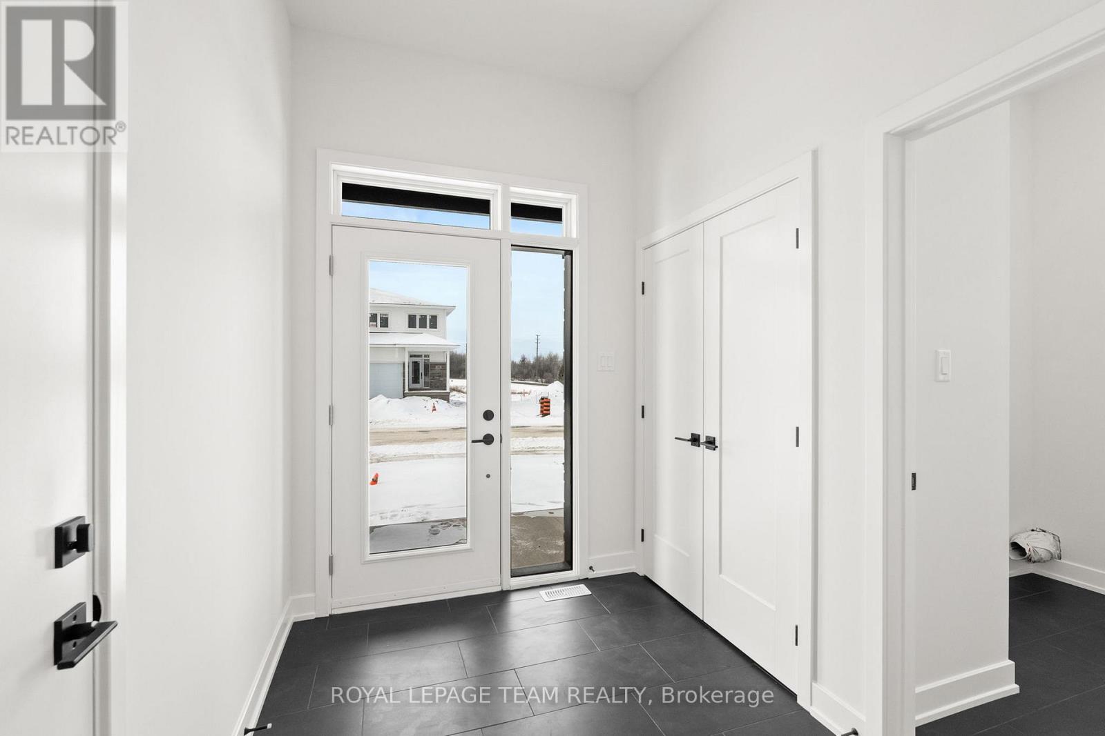 1057 Moore Street, Brockville, Ontario  K6V 0H1 - Photo 3 - X12639488