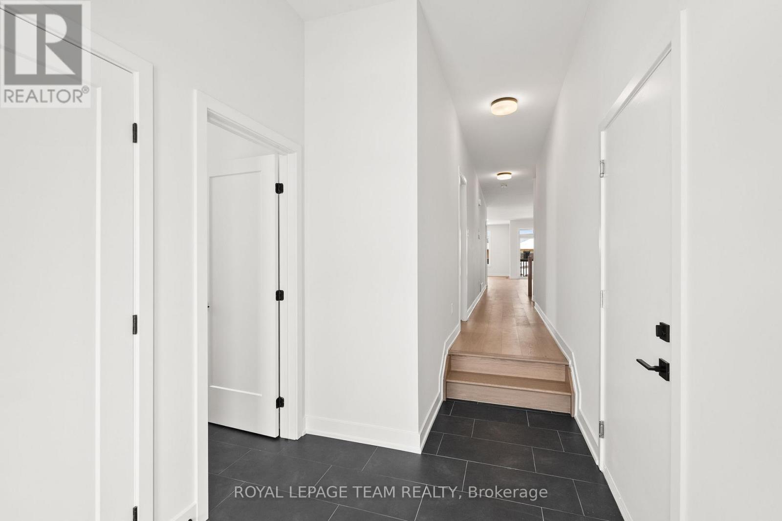 1057 Moore Street, Brockville, Ontario  K6V 0H1 - Photo 5 - X12639488