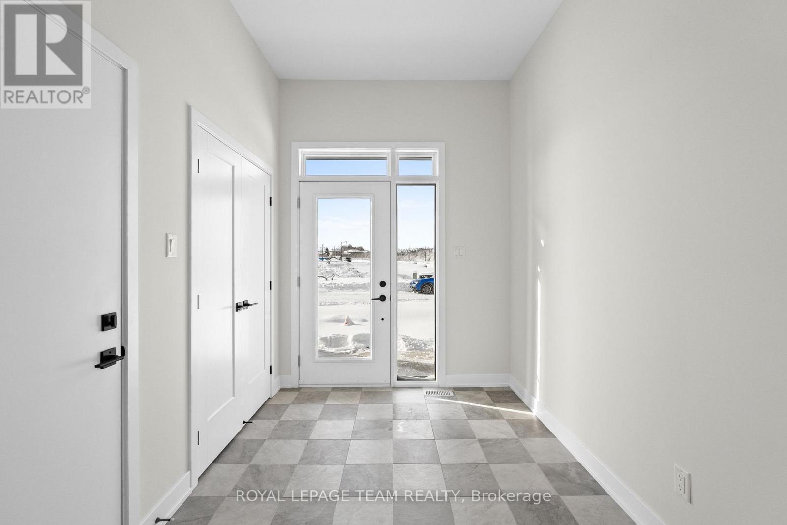1051 Moore Street, Brockville, Ontario  K6V 0H1 - Photo 4 - X12643610