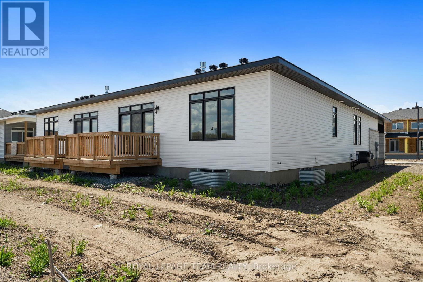 1051 Moore Street, Brockville, Ontario  K6V 0H1 - Photo 36 - X12643610
