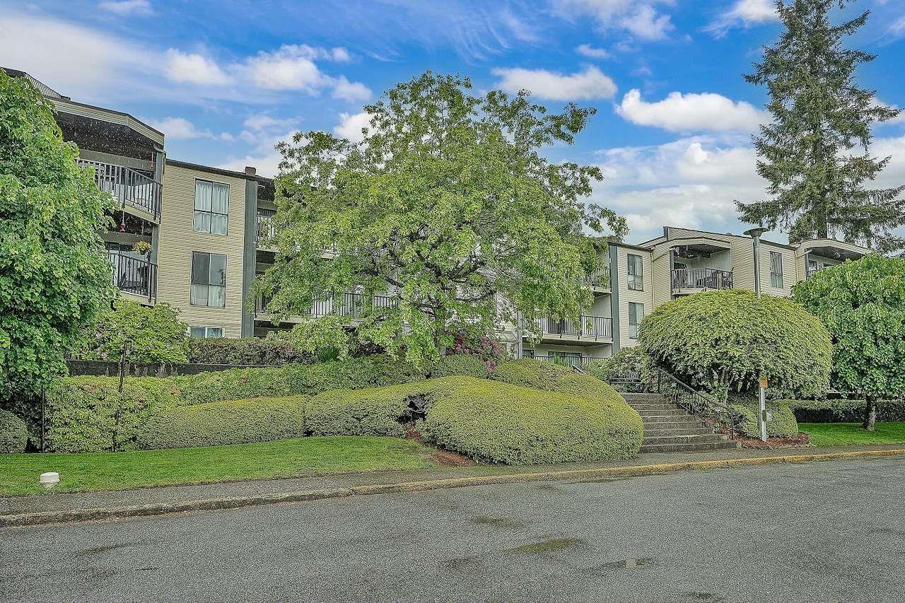 215 9952 149 Street, Surrey, British Columbia  V3R 7W7 - Photo 1 - R3121840