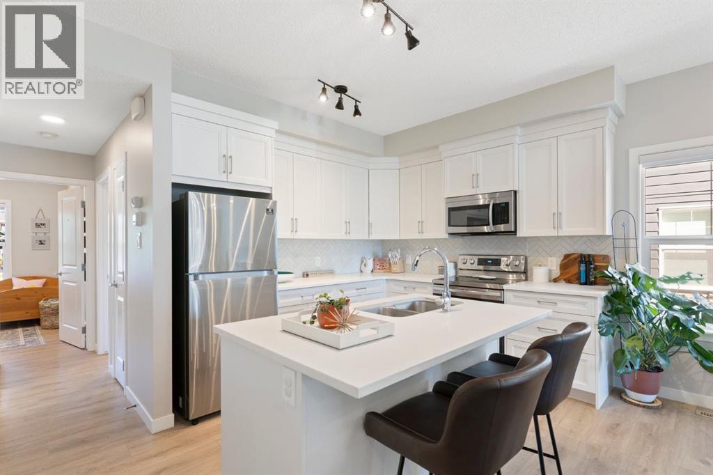 1001, 250 Fireside View, Cochrane, Alberta  T4C 2M2 - Photo 3 - A2282763