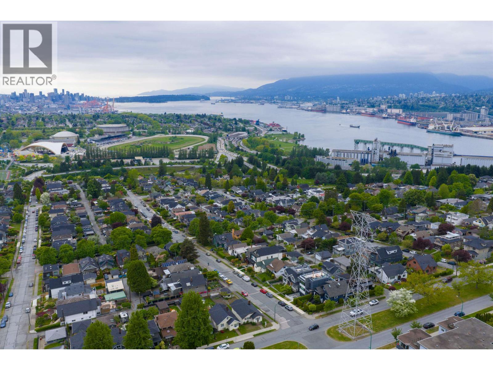 1 3645 Dundas Street, Vancouver, British Columbia  V5K 1S3 - Photo 3 - R3122098