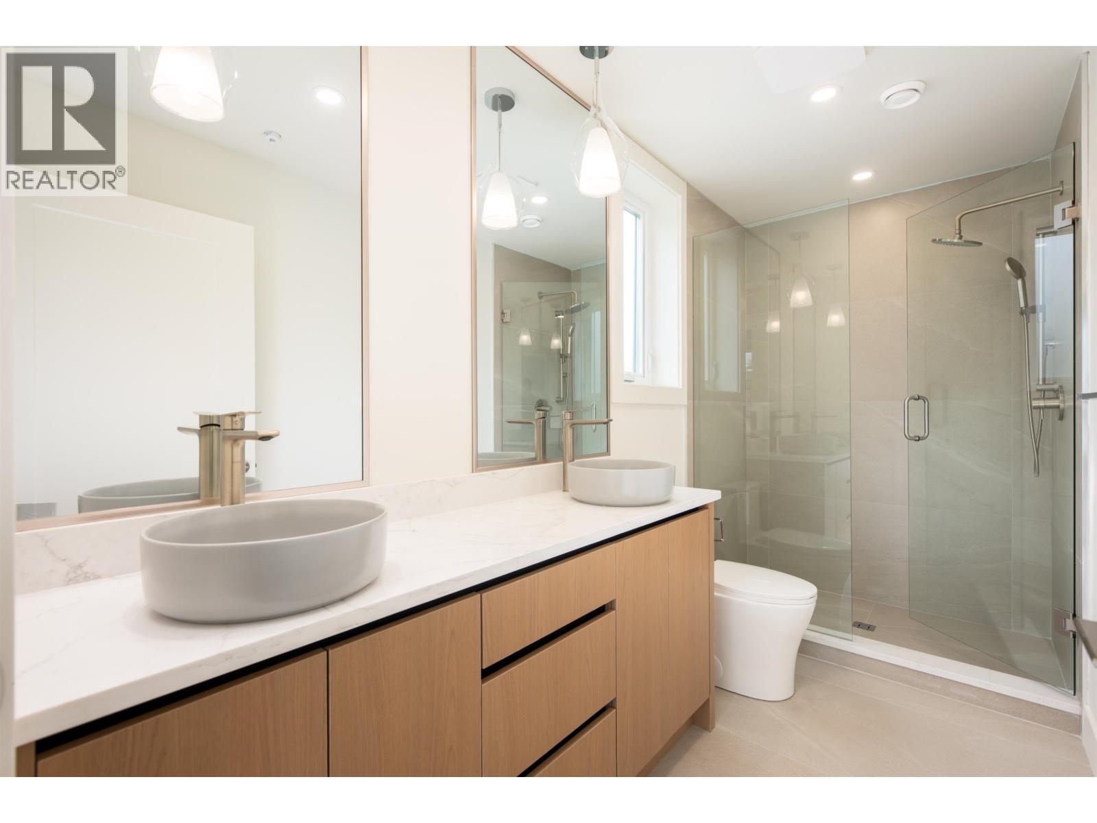 2 3645 Dundas Street, Vancouver, British Columbia  V5K 1S3 - Photo 12 - R3122139