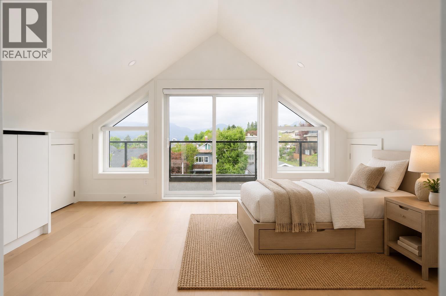2 3645 Dundas Street, Vancouver, British Columbia  V5K 1S3 - Photo 17 - R3122139