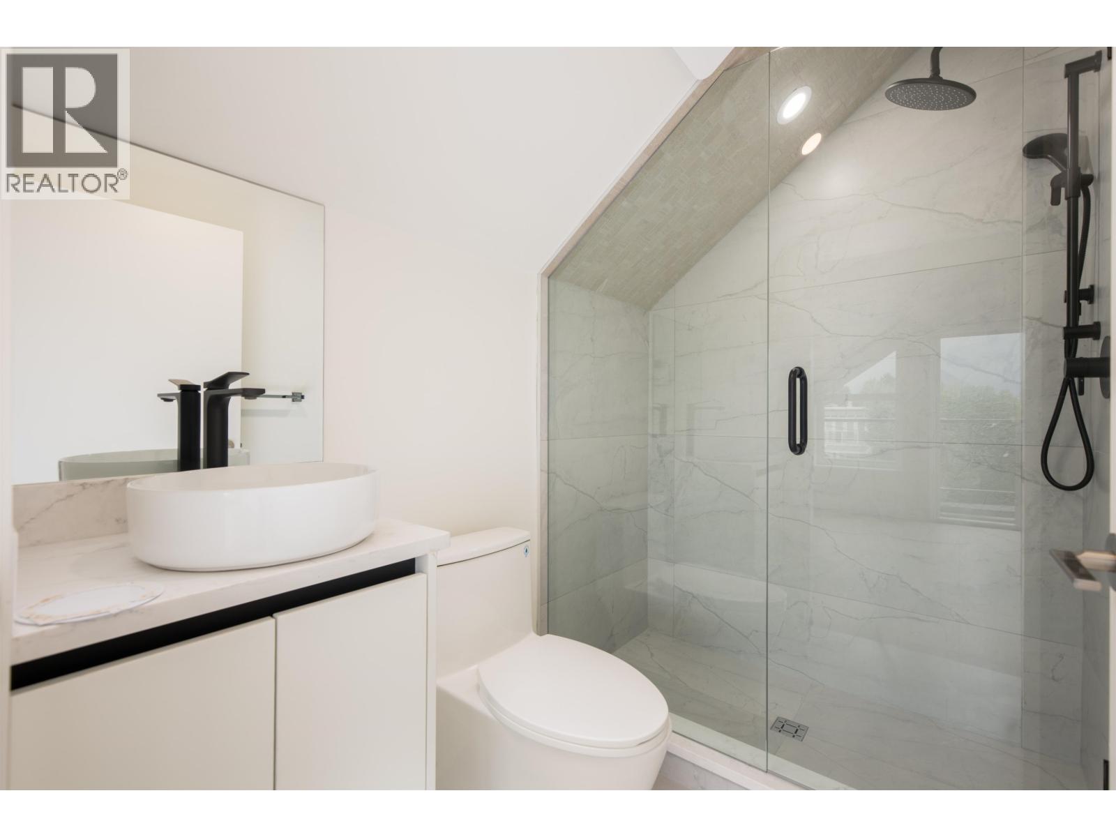 2 3645 Dundas Street, Vancouver, British Columbia  V5K 1S3 - Photo 18 - R3122139