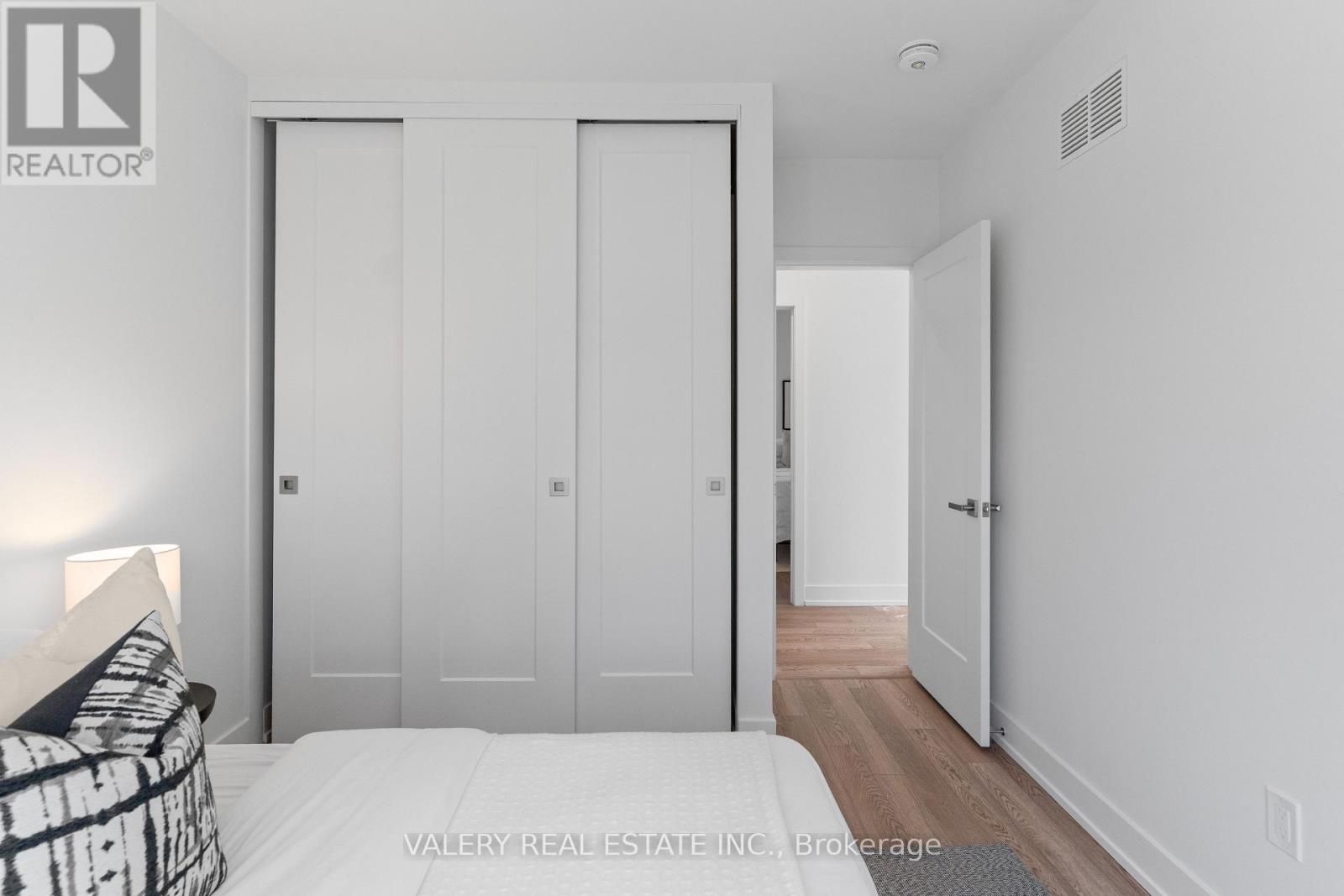 Unit 5 - 15 Acorn Avenue, Toronto, Ontario  M9B 3P7 - Photo 11 - W13117216