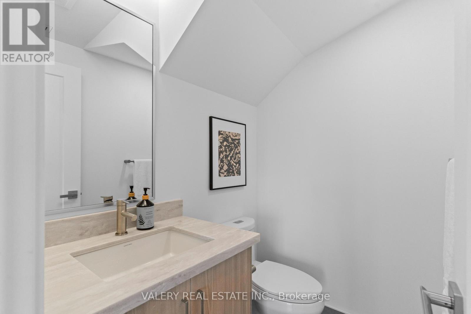 Unit 5 - 15 Acorn Avenue, Toronto, Ontario  M9B 3P7 - Photo 23 - W13117216