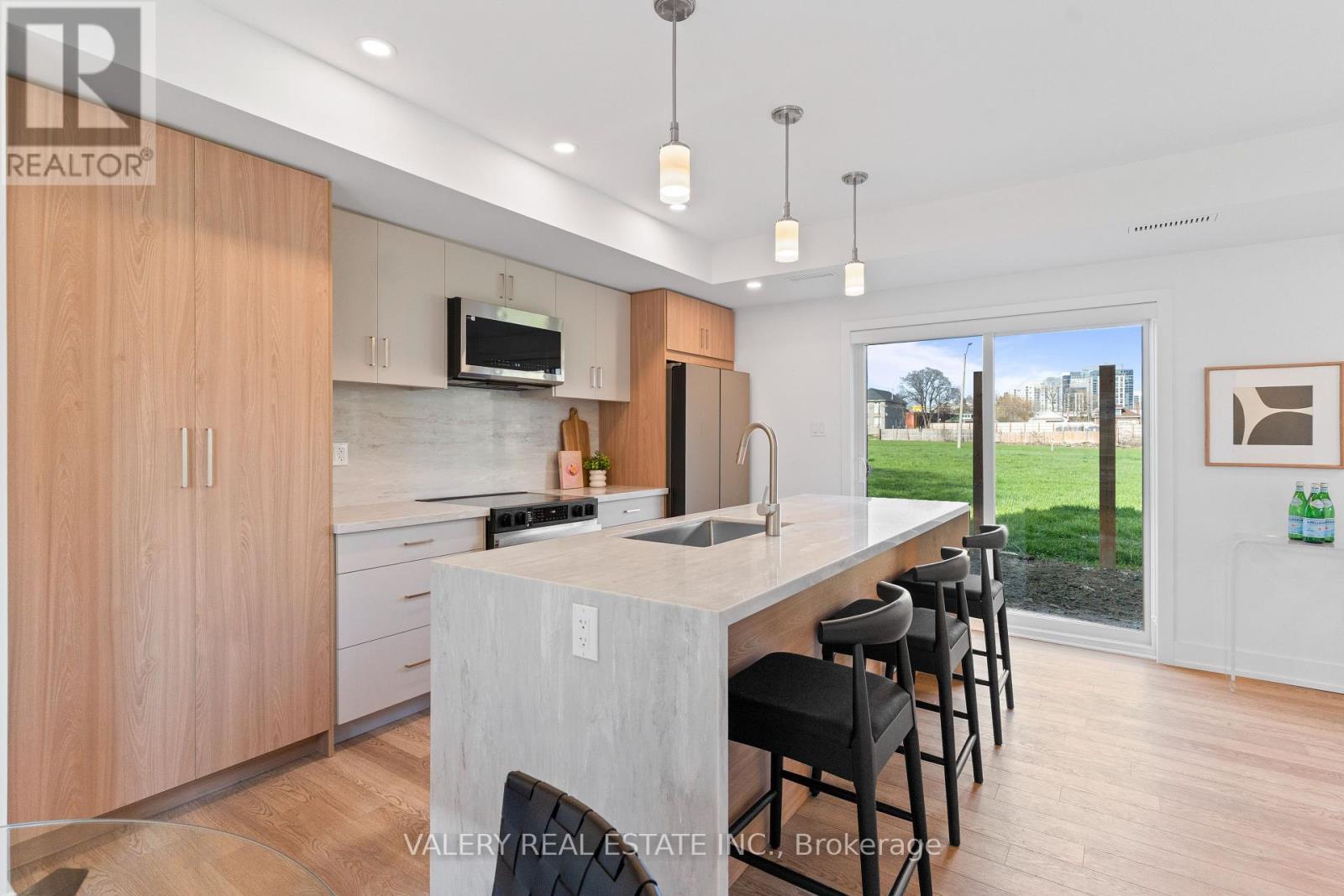 Unit 5 - 15 Acorn Avenue, Toronto, Ontario  M9B 3P7 - Photo 33 - W13117216