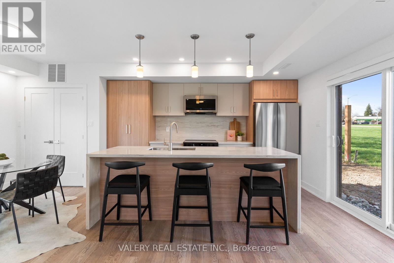 Unit 5 - 15 Acorn Avenue, Toronto, Ontario  M9B 3P7 - Photo 6 - W13117216
