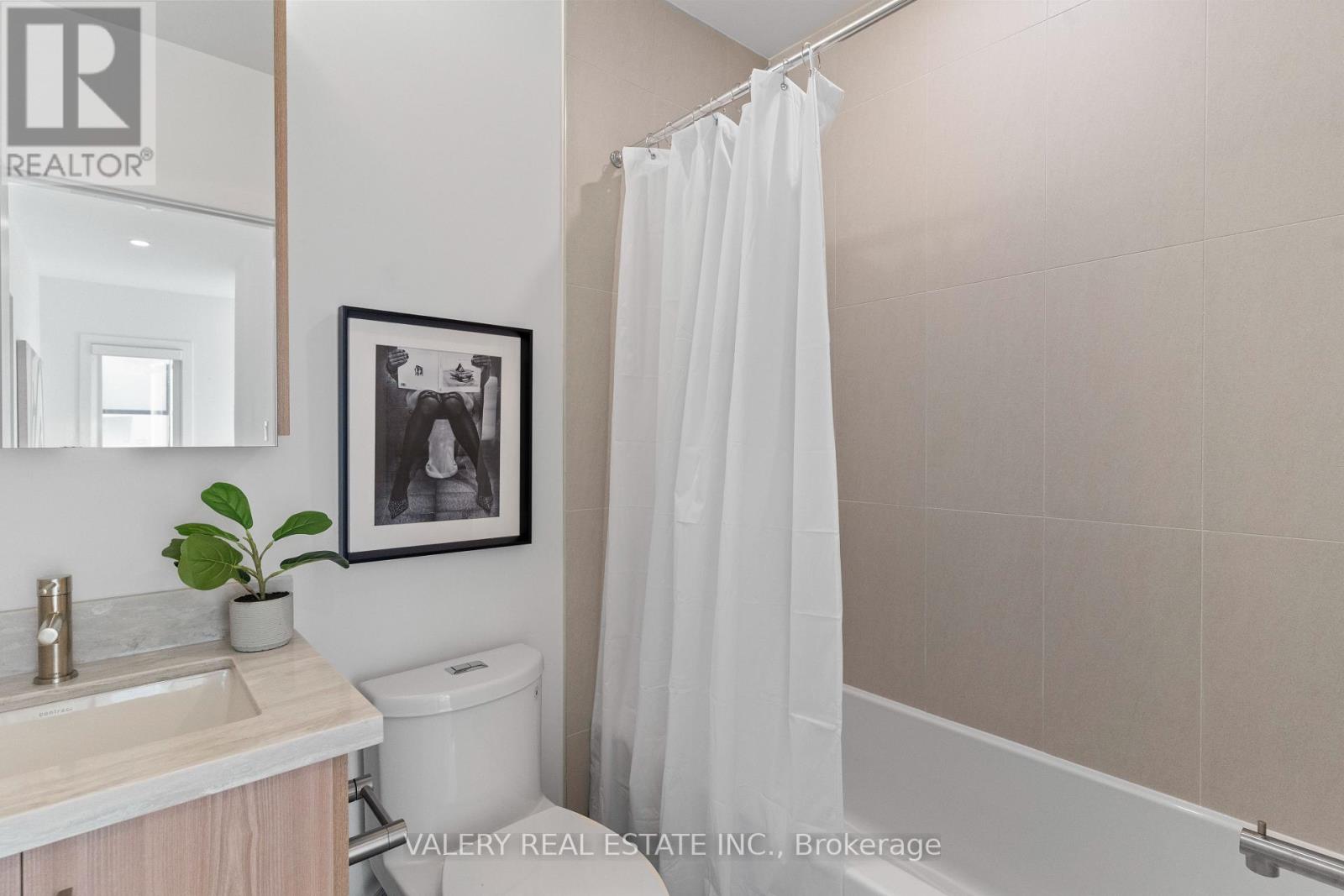Unit 5 - 15 Acorn Avenue, Toronto, Ontario  M9B 3P7 - Photo 7 - W13117216