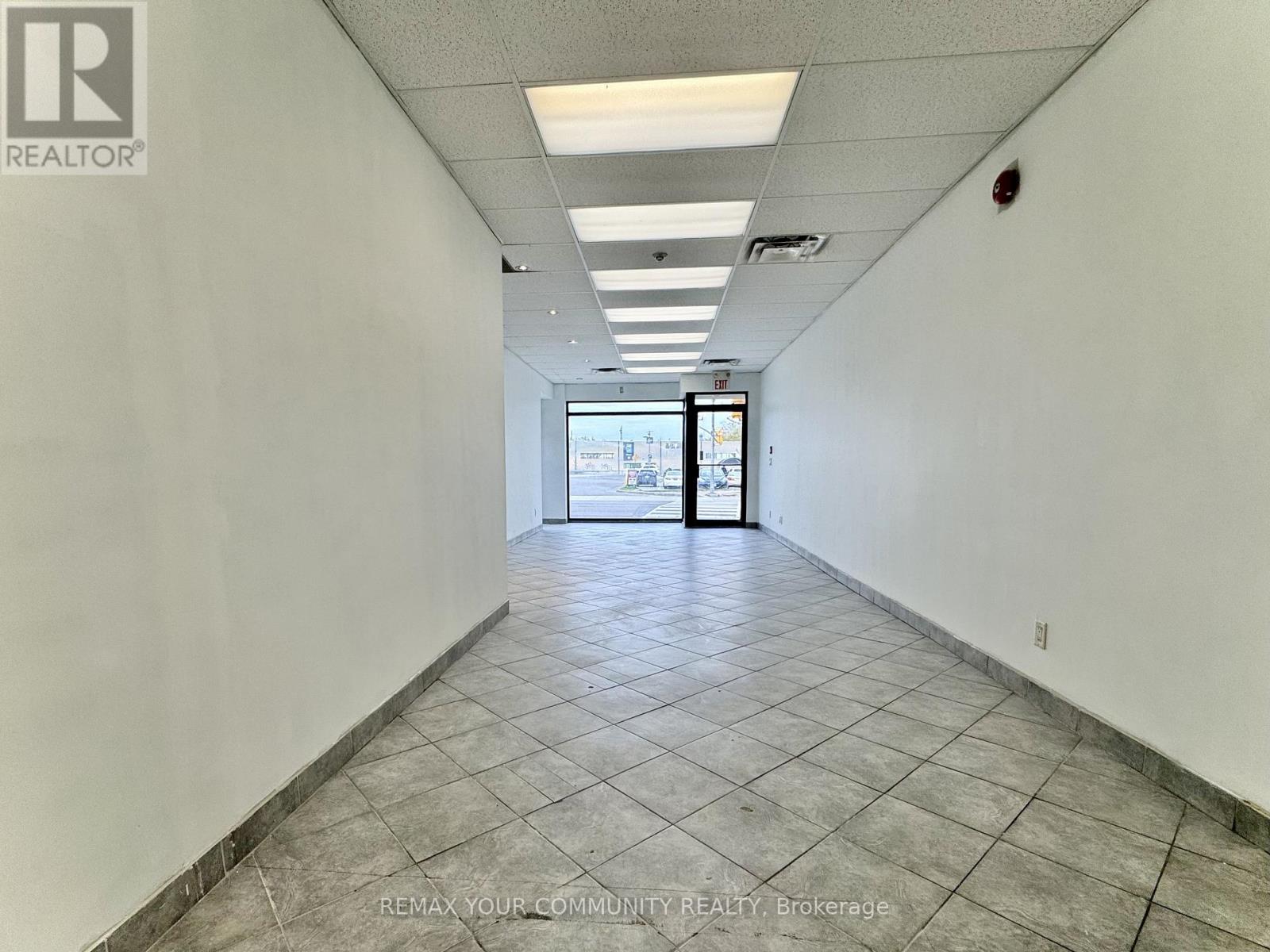 Main - 2417 Dundas Street W, Toronto, Ontario  M6P 1X3 - Photo 7 - W13117276