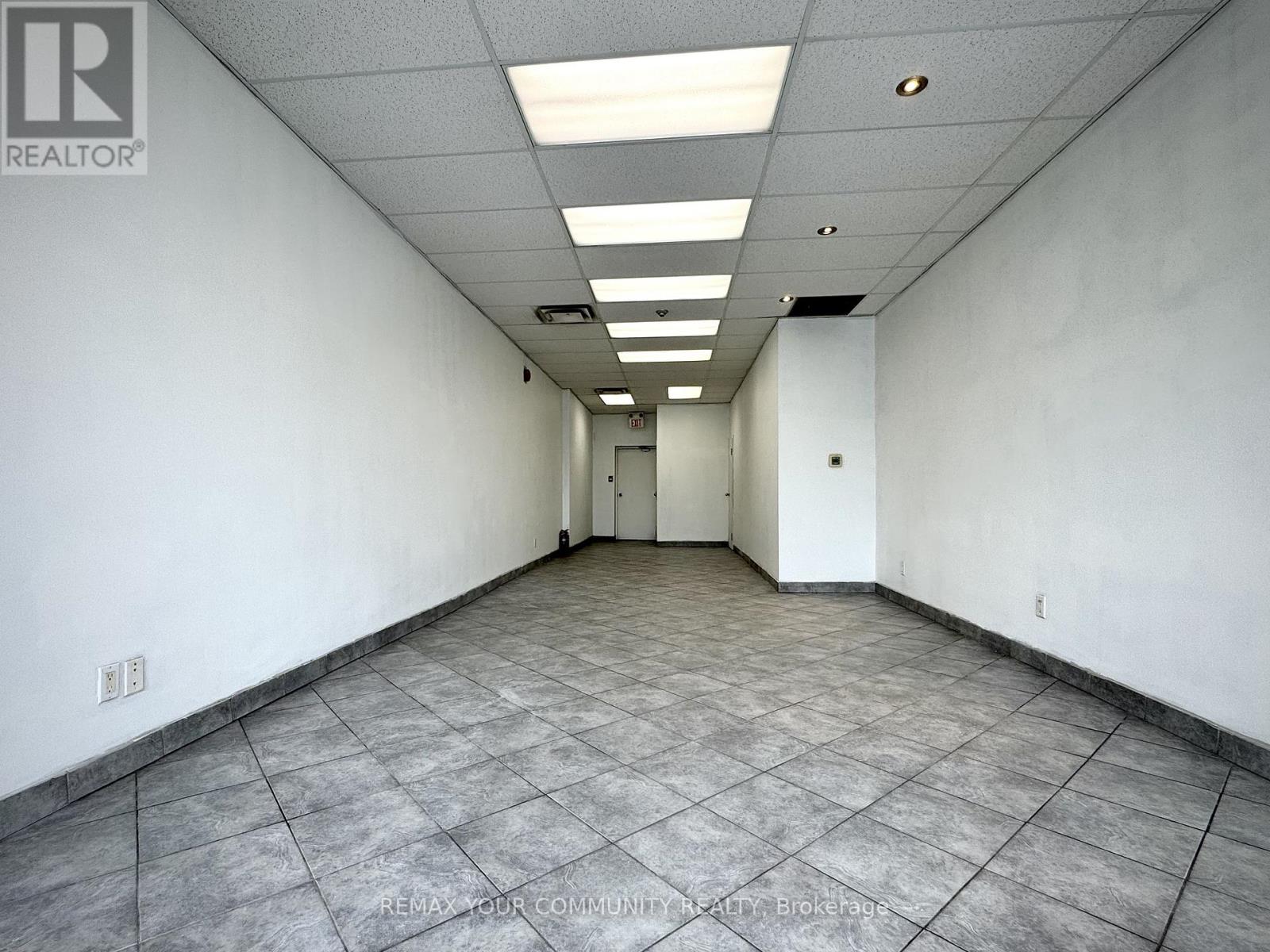 Main - 2417 Dundas Street W, Toronto, Ontario  M6P 1X3 - Photo 8 - W13117276