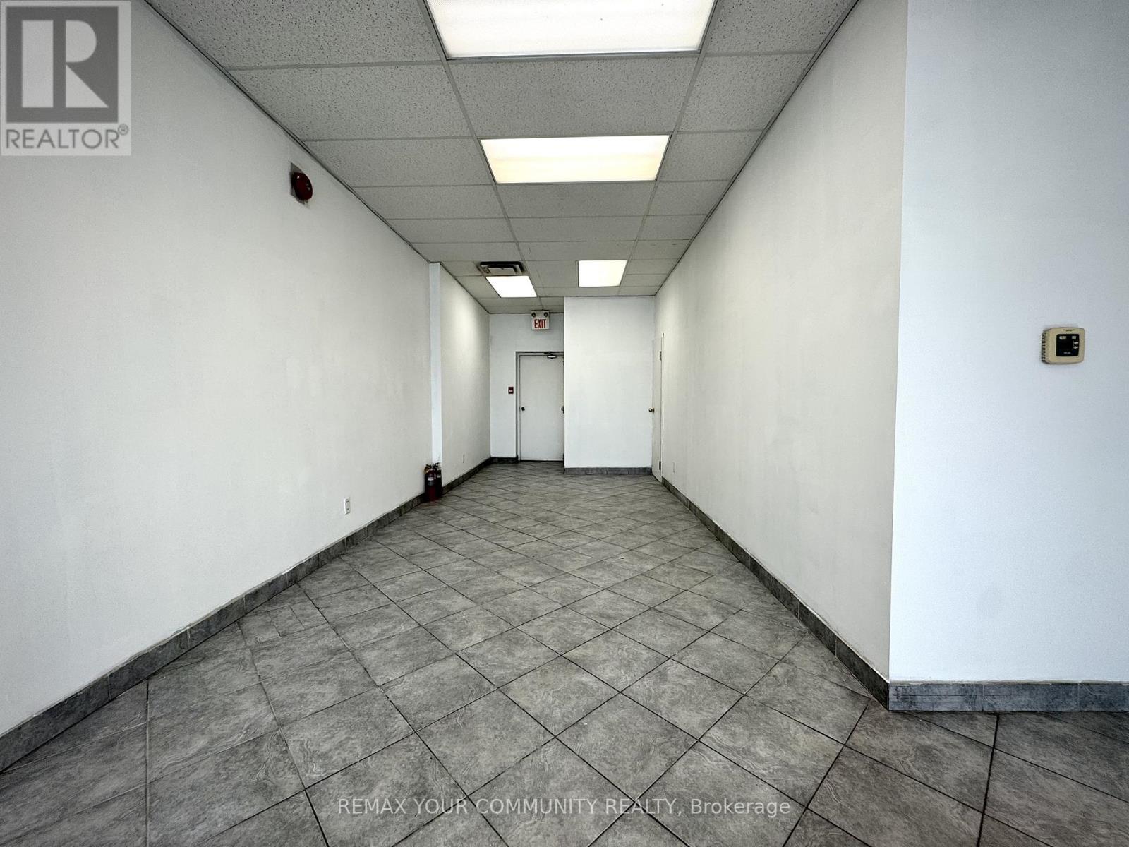 Main - 2417 Dundas Street W, Toronto, Ontario  M6P 1X3 - Photo 9 - W13117276