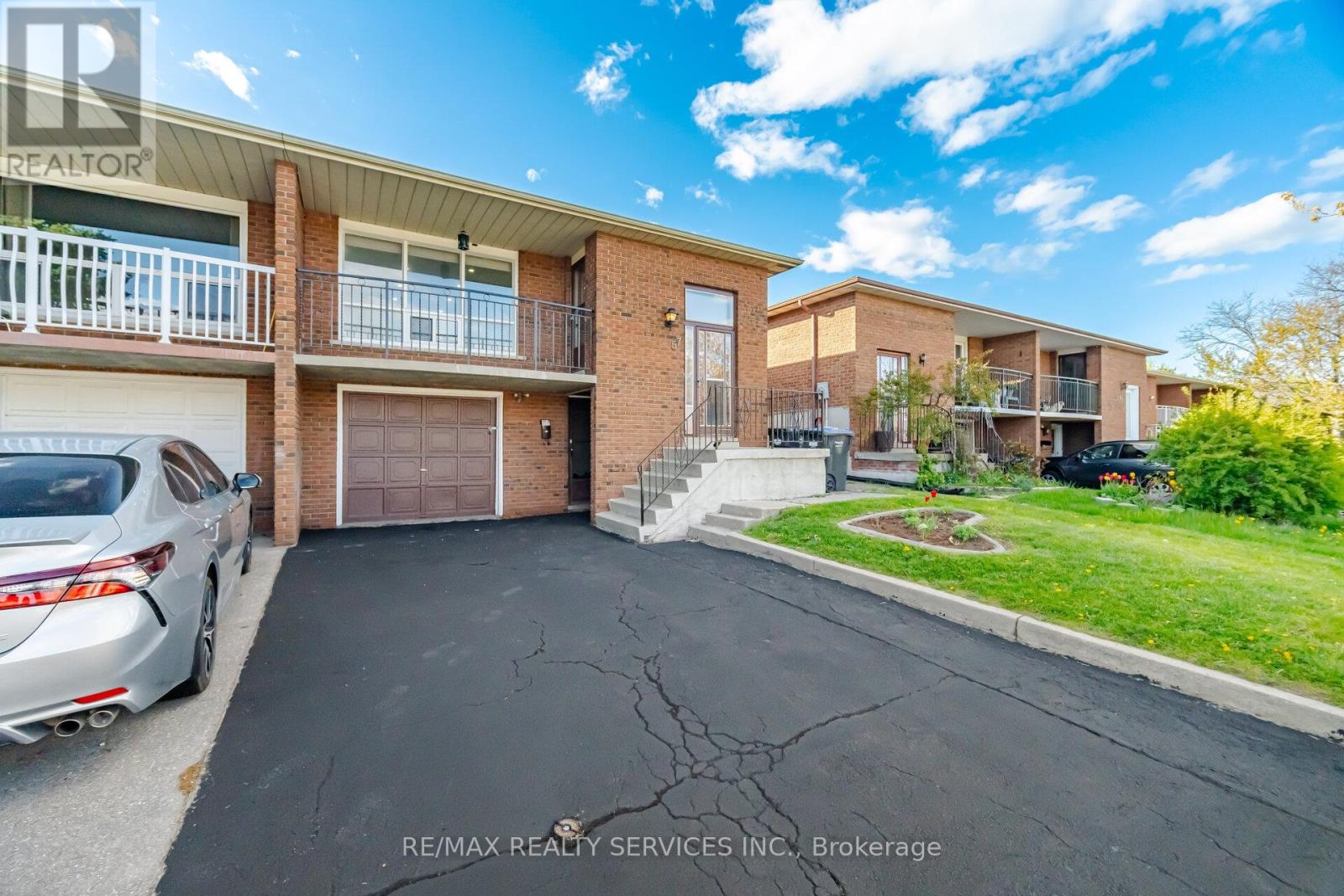 57 Jellicoe Crescent, Brampton, Ontario  L6S 3H7 - Photo 4 - W13117344