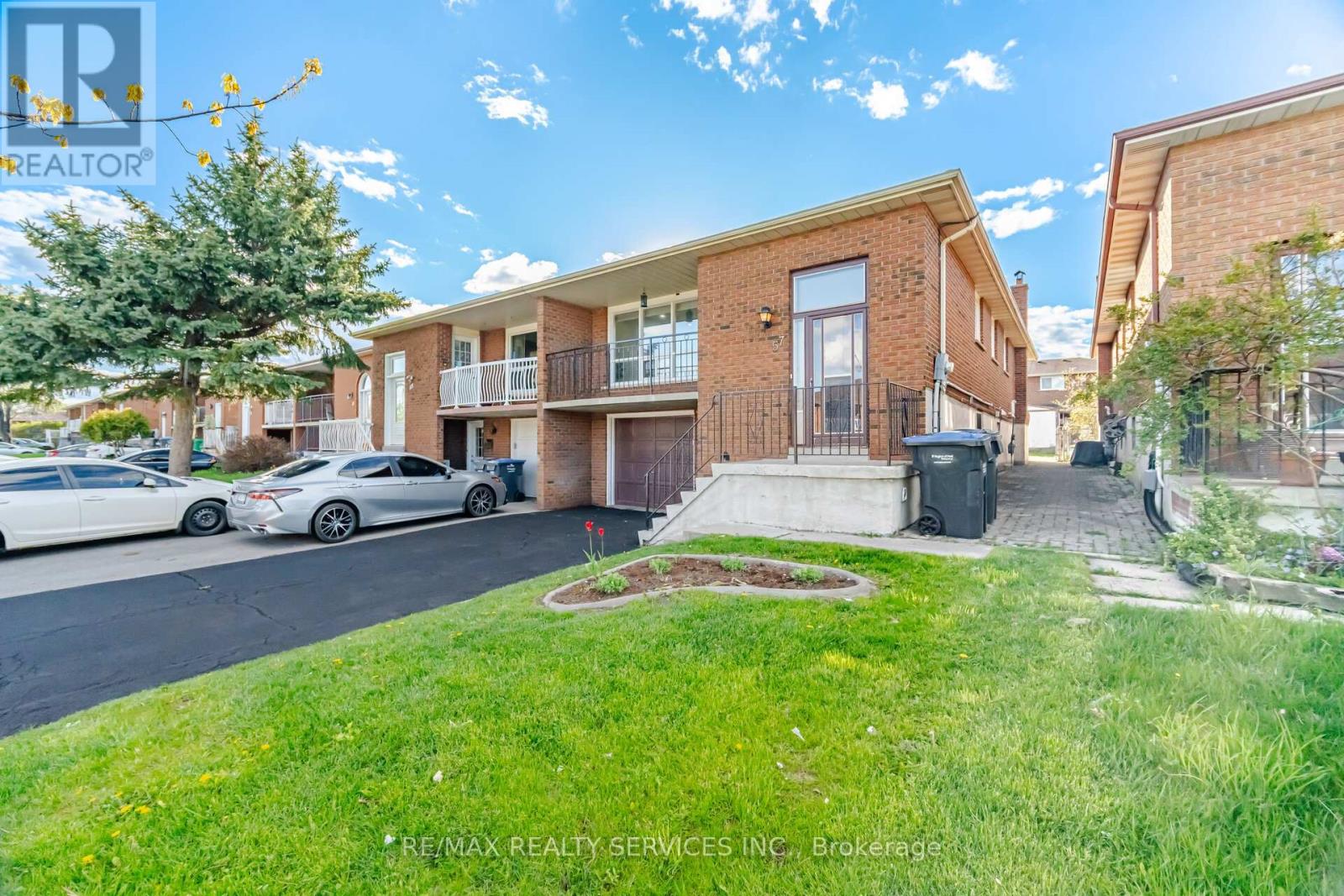 57 Jellicoe Crescent, Brampton, Ontario  L6S 3H7 - Photo 5 - W13117344