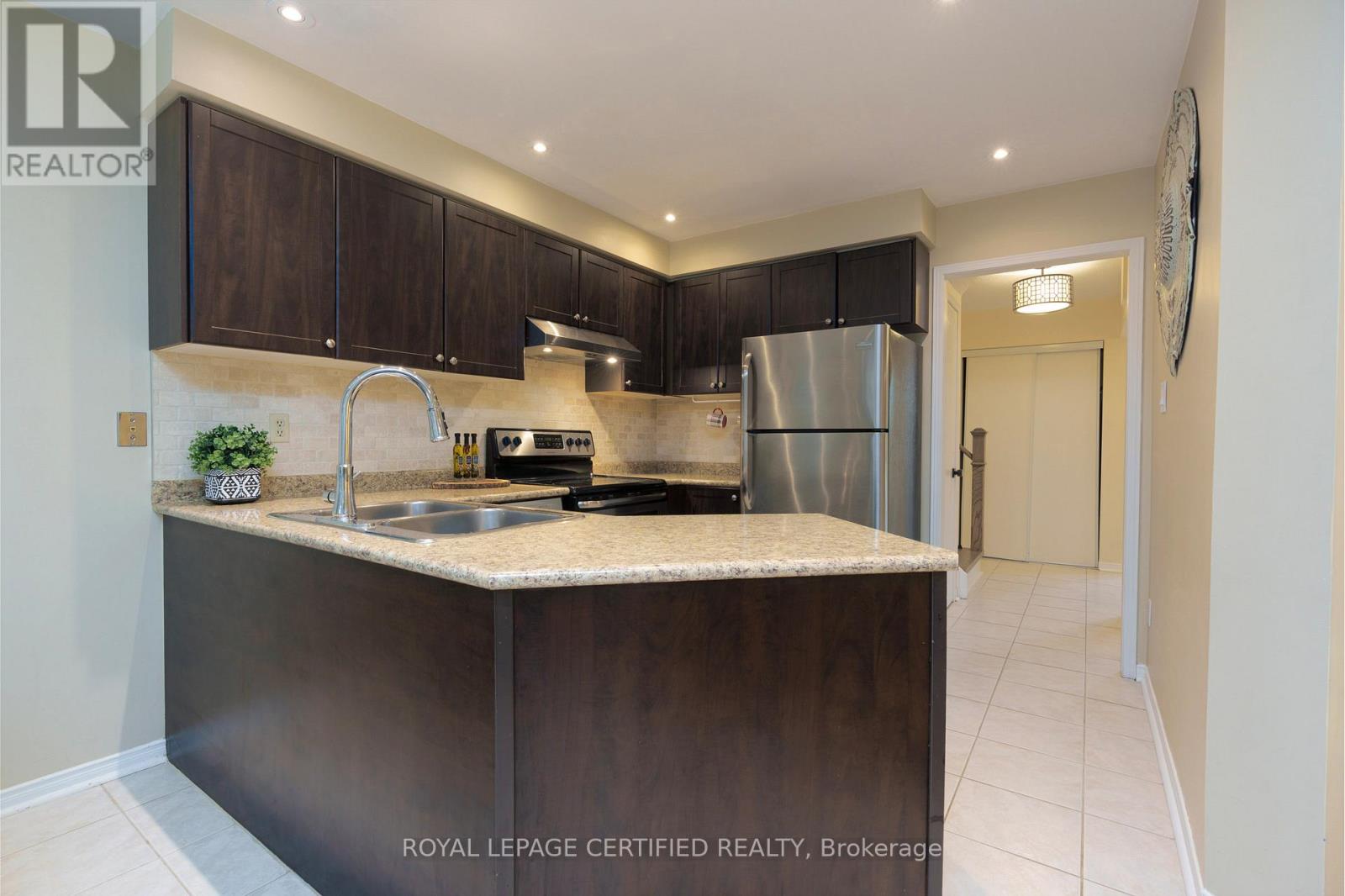 38 Banner Road, Brampton, Ontario  L6X 4K8 - Photo 12 - W13117366