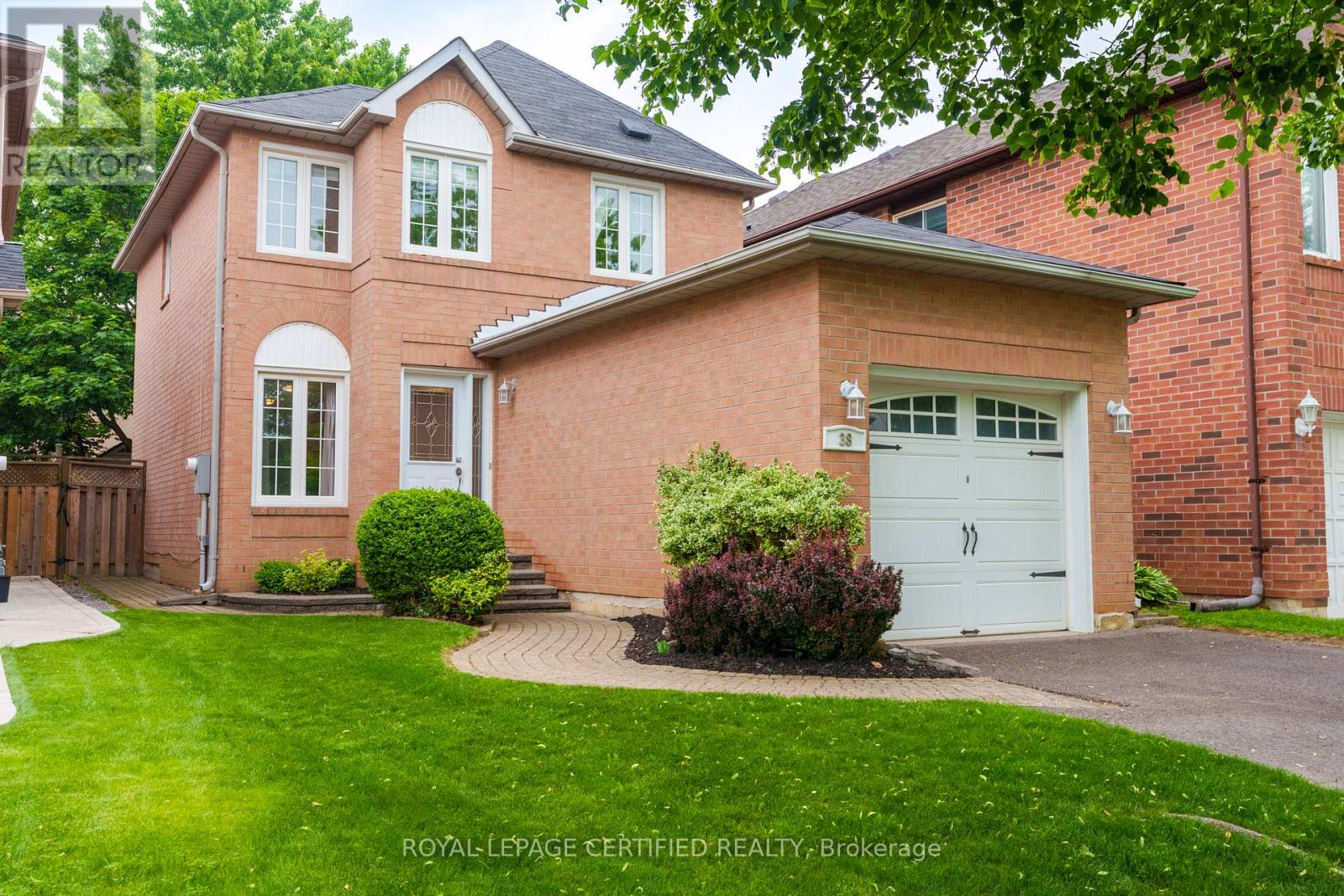 38 Banner Road, Brampton, Ontario  L6X 4K8 - Photo 4 - W13117366