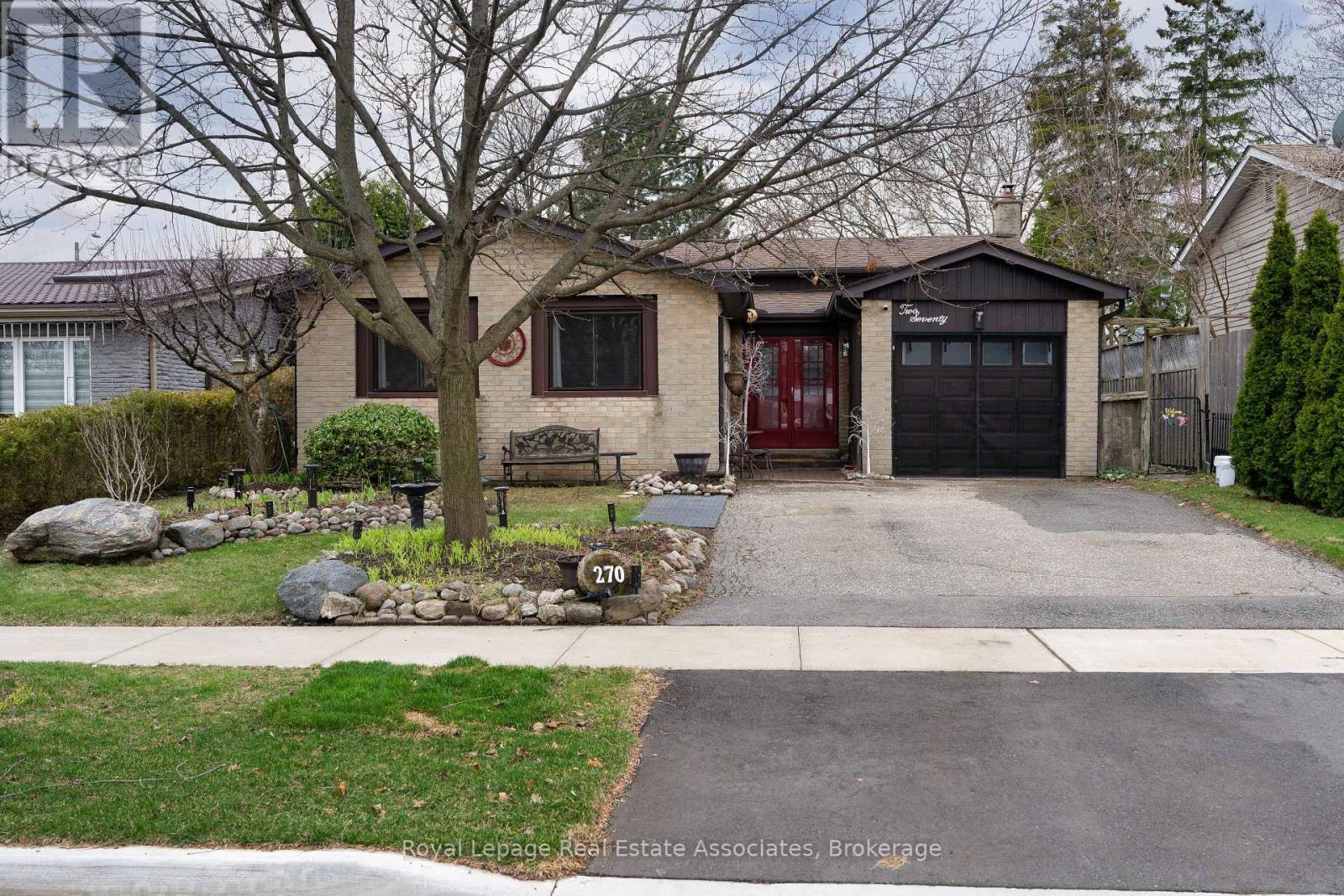 270 Kristin Grove, Mississauga, Ontario  L5A 3E8 - Photo 2 - W13117406