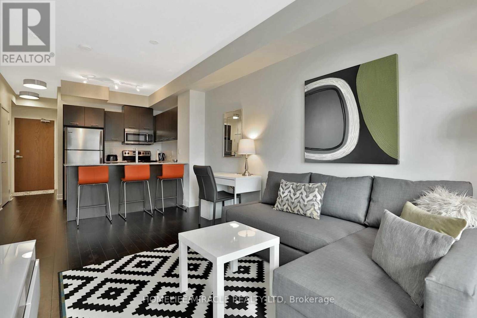 1604 - 360 Square One Drive, Mississauga, Ontario  L5B 0G7 - Photo 2 - W13117462