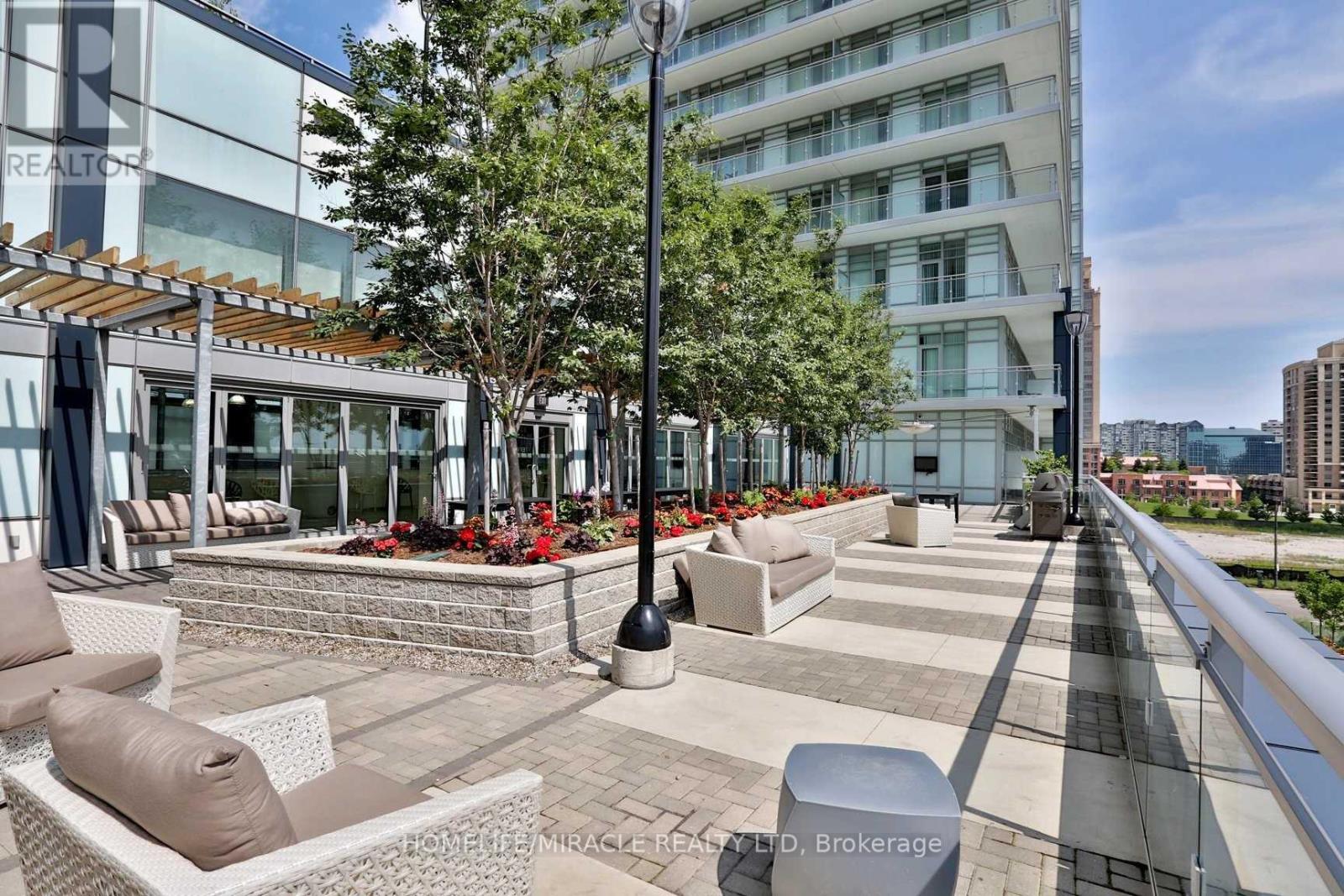 1604 - 360 Square One Drive, Mississauga, Ontario  L5B 0G7 - Photo 4 - W13117462