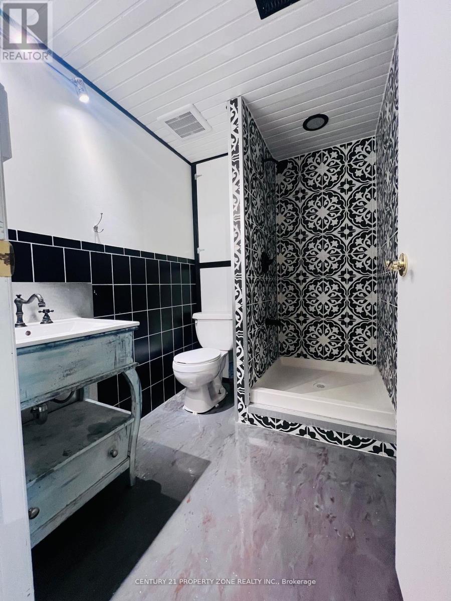 19 Terryellen Crescent, Toronto, Ontario  M9C 1H6 - Photo 4 - W13117480