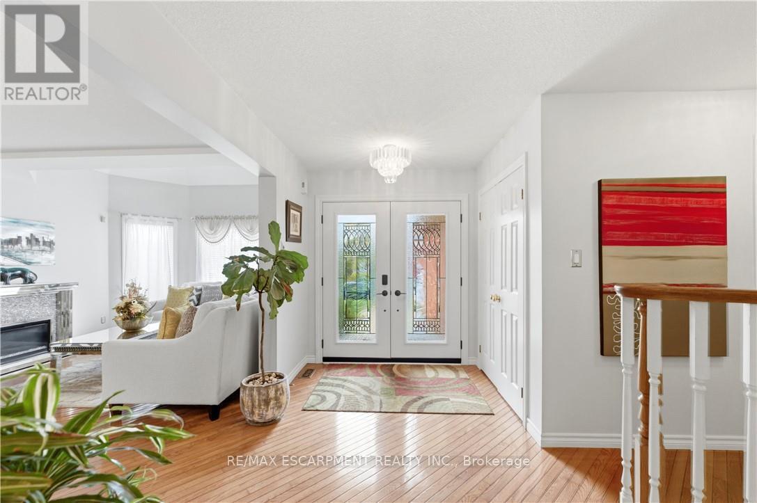 183 Daniels Street, Hamilton, Ontario  L9G 4Y6 - Photo 4 - X13117290