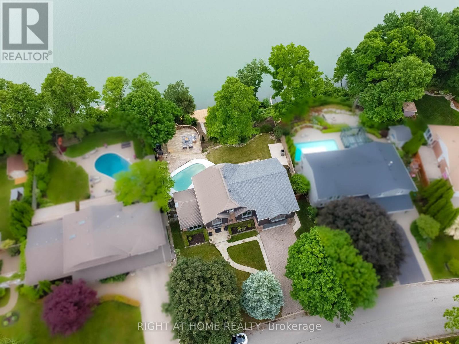 44 Royal Henley Boulevard, St. Catharines, Ontario  L2N 4S1 - Photo 2 - X13117330