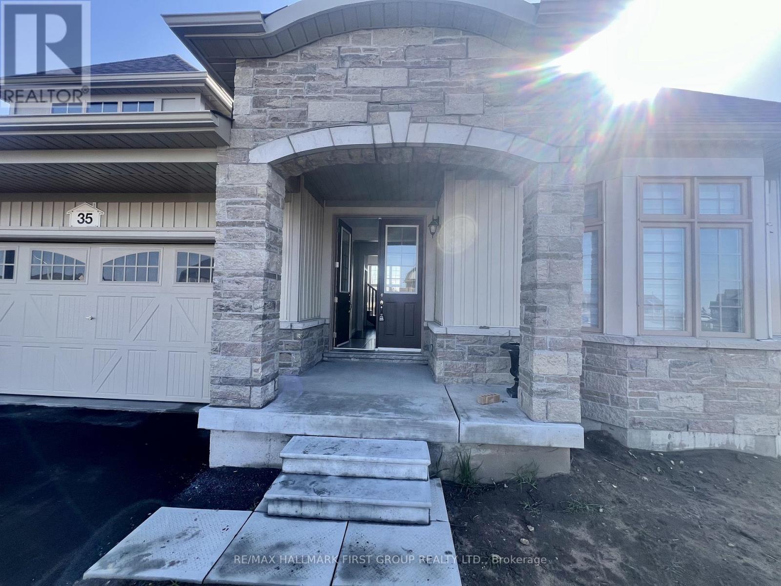 35 East Vista Terrace, Quinte West, Ontario  K0K 1L0 - Photo 4 - X13117372
