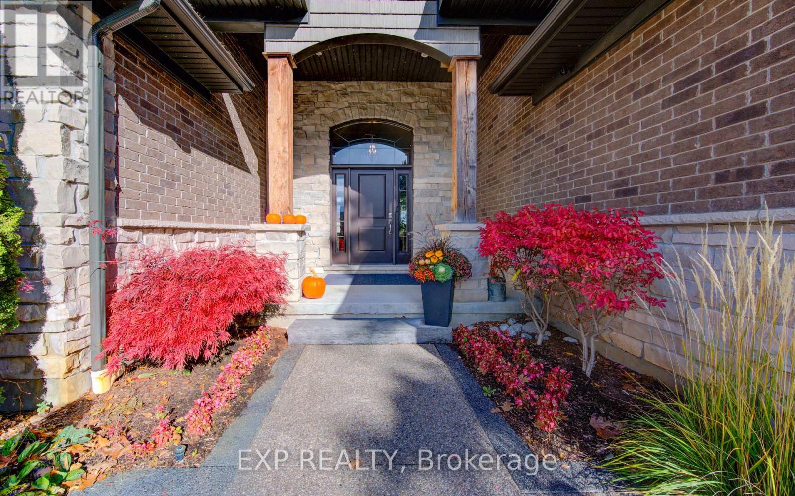 52 Edgehill Drive, Kitchener, Ontario  N2P 2C6 - Photo 4 - X13117424