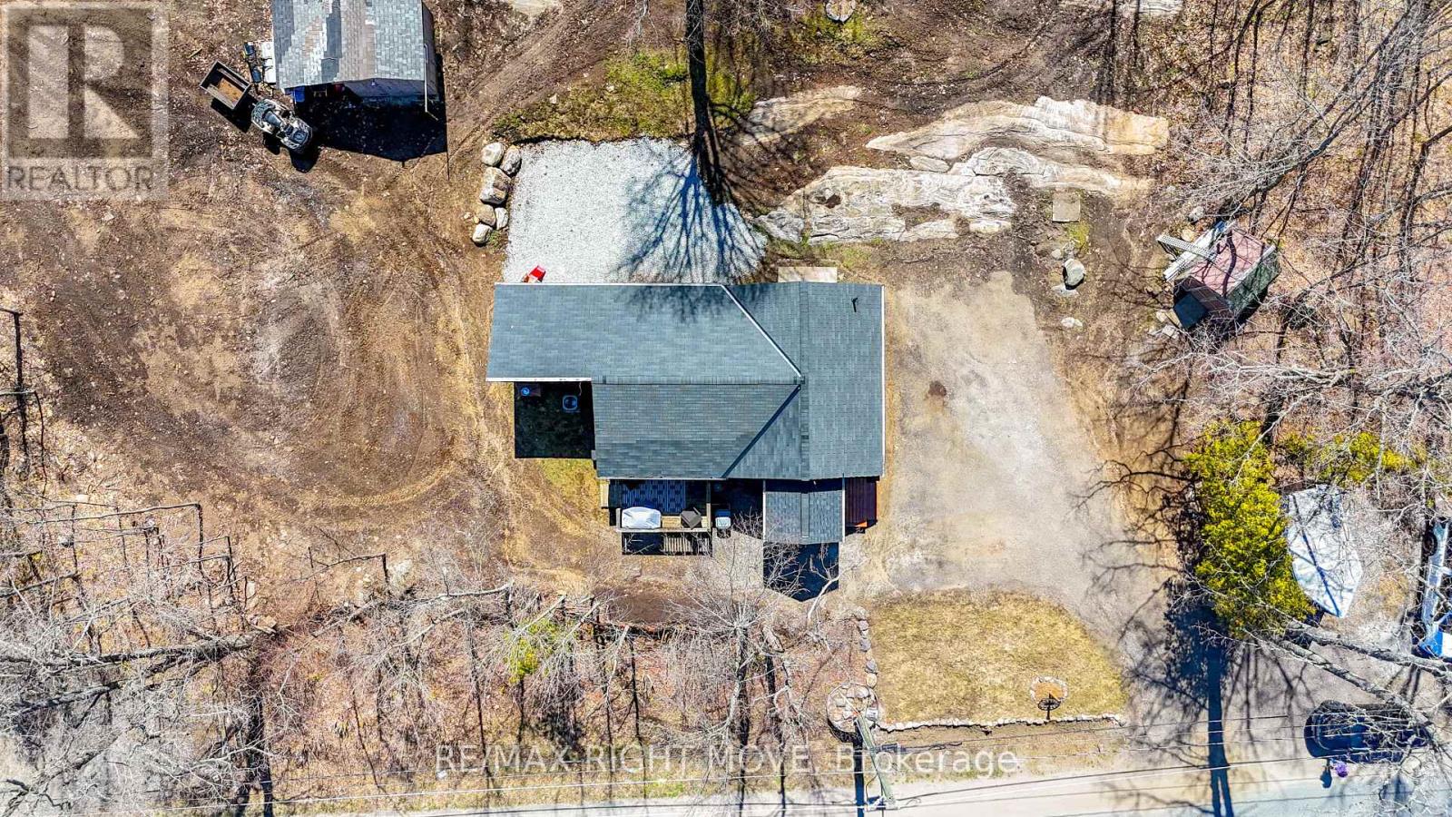 203 MUSQUASH ROAD, Gravenhurst, Ontario
