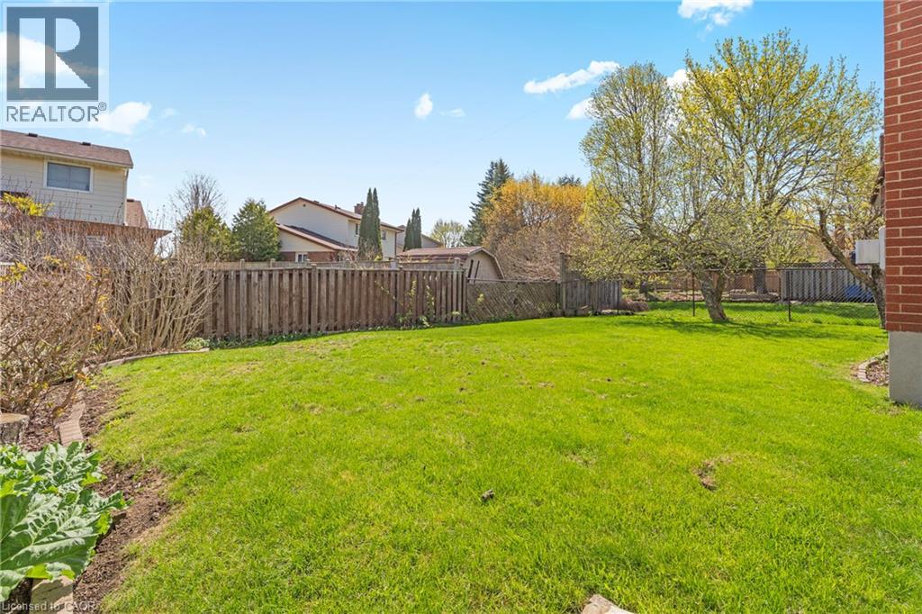 484 Hunterswood Court, Waterloo, Ontario  N2K 3E9 - Photo 37 - 40824998